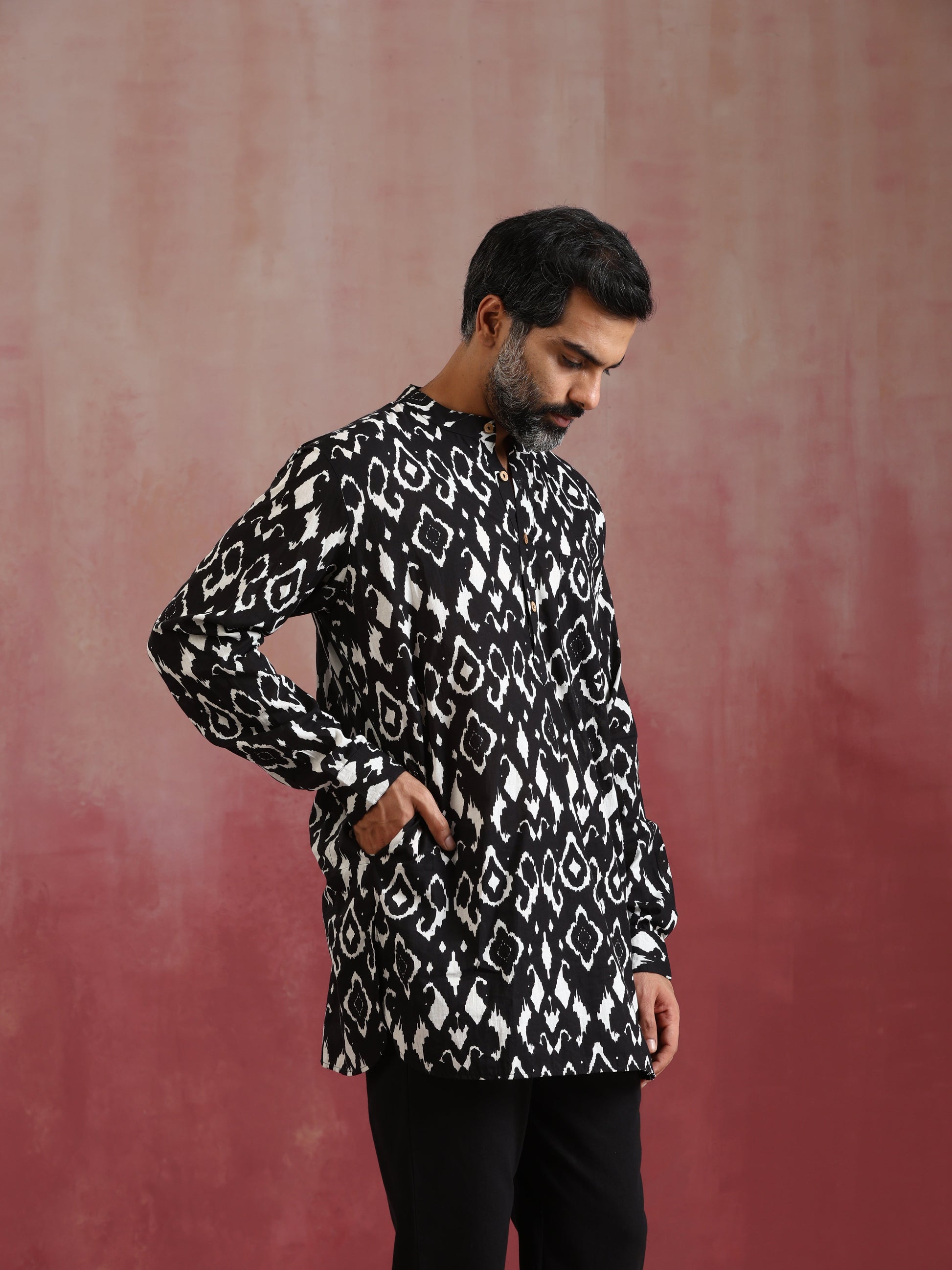 trueBrowns Men's Black Ikat Print Mandarin Collar Kurta Co-ord set - Swadesiicart