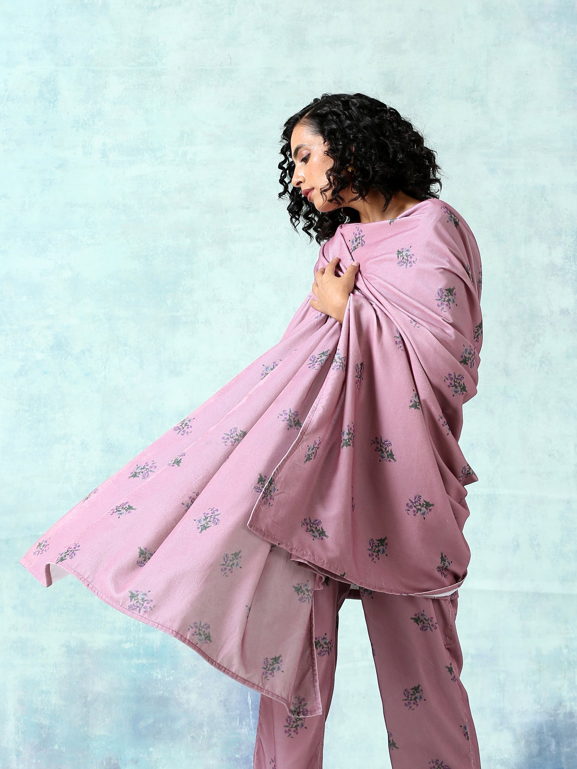 trueBrowns Light Mauve Printed Velvet Shawl | Swadesiicart