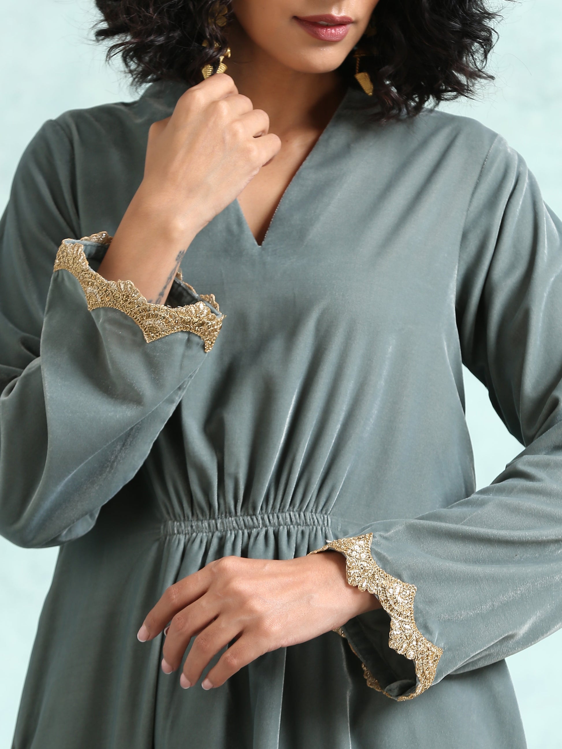 trueBrowns Grey Velvet Lace Kurta Pant Set | Swadesiicart