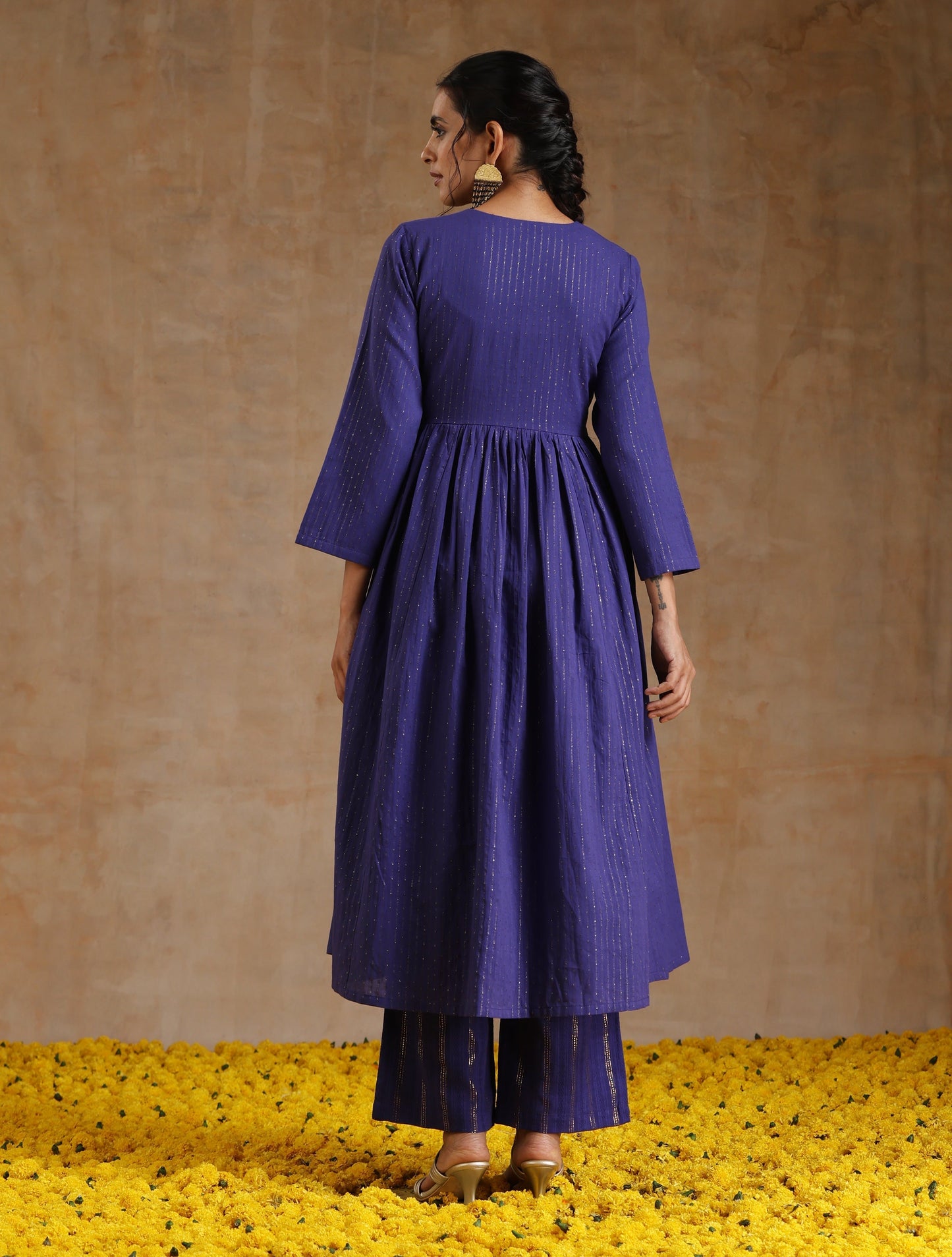 trueBrowns Spectrum Blue Gold Cotton Kalidar Kurta Set | Swadesiicart