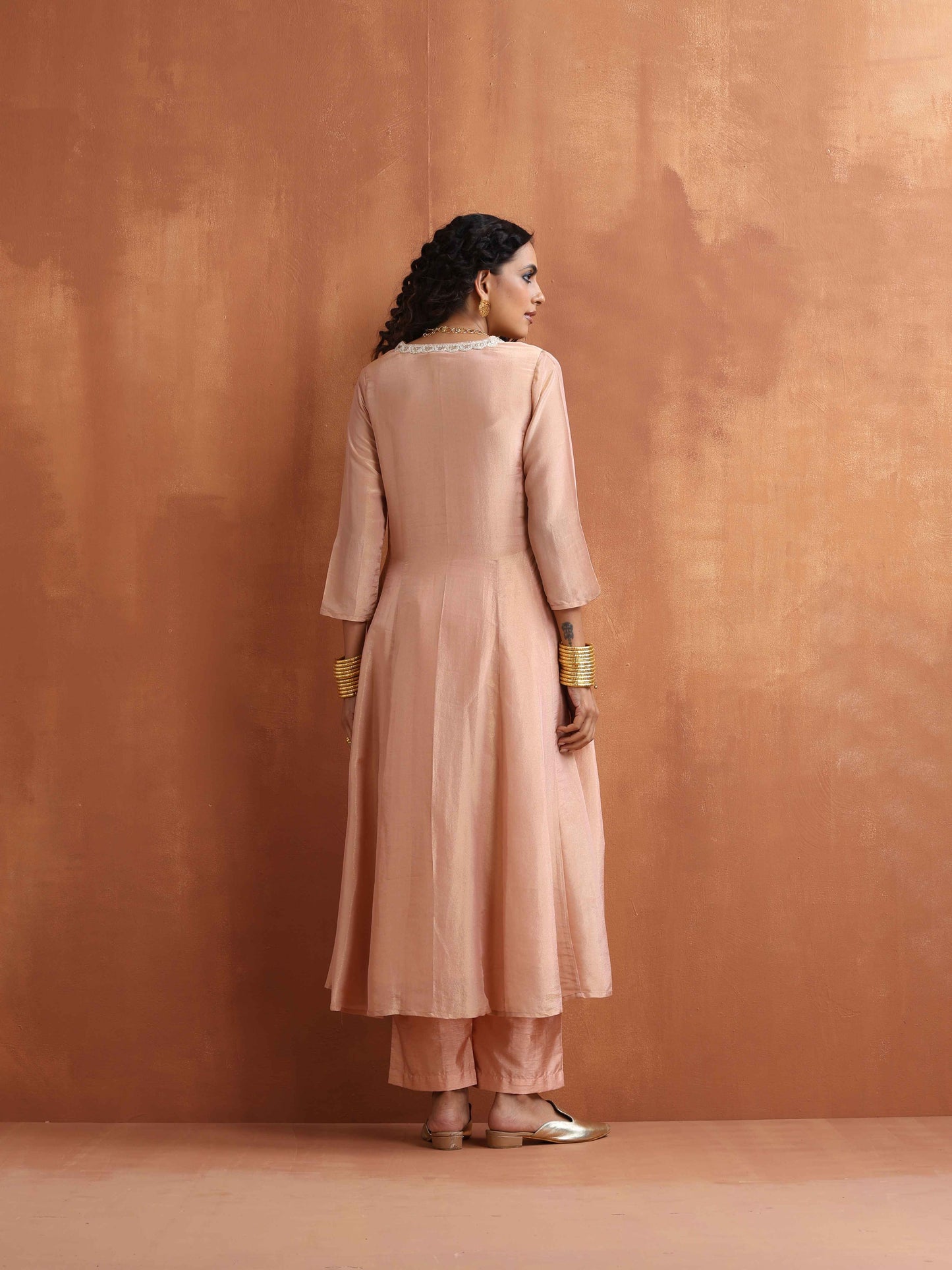 trueBrowns Blush Pink Tissue Flared Anarkali Kurta Set | Swadesiicart