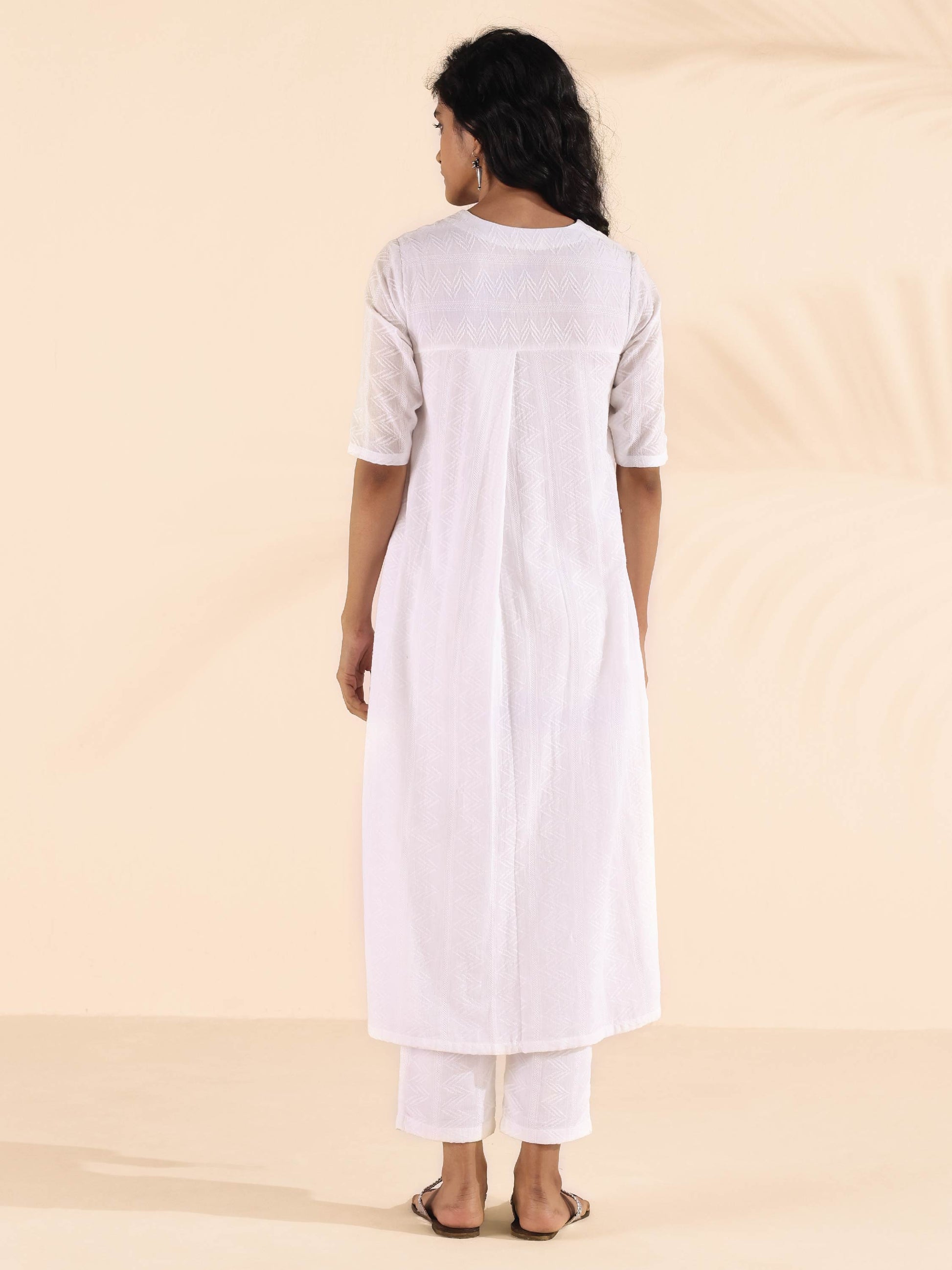 trueBrowns White Cotton Dobby V-Neck Kurta Pant Set | Swadesiicart