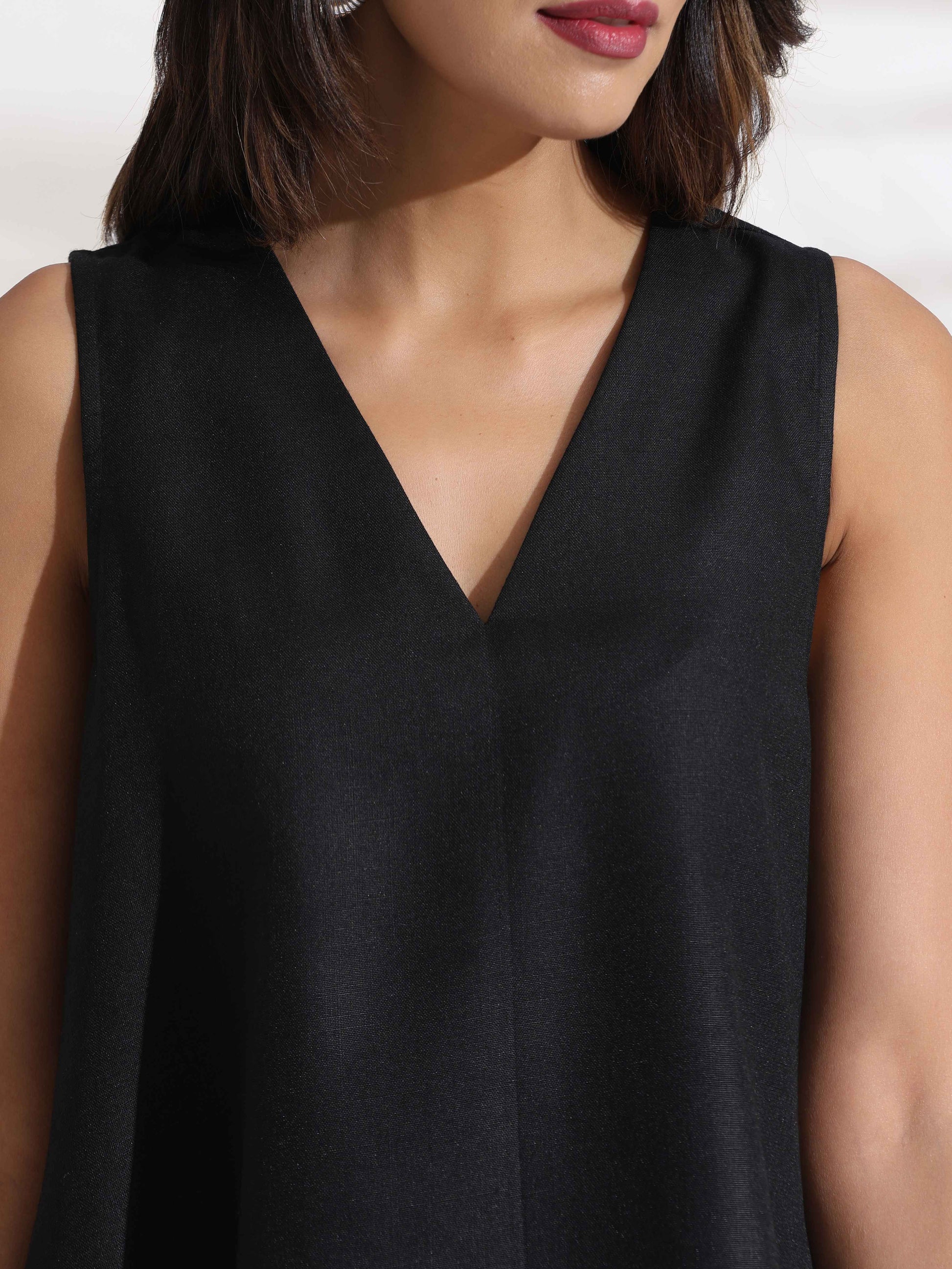 trueBrowns Black Slub Dress | Swadesiicart