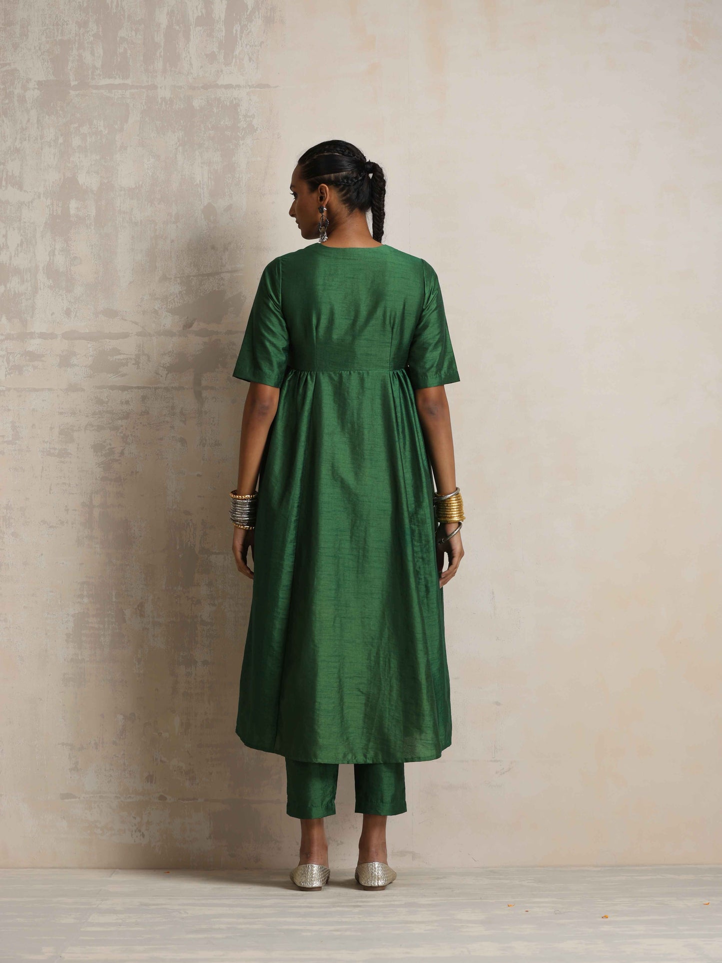 trueBrowns Dark Green Silk Arkali Flared Kurta Set | Swadesiicart