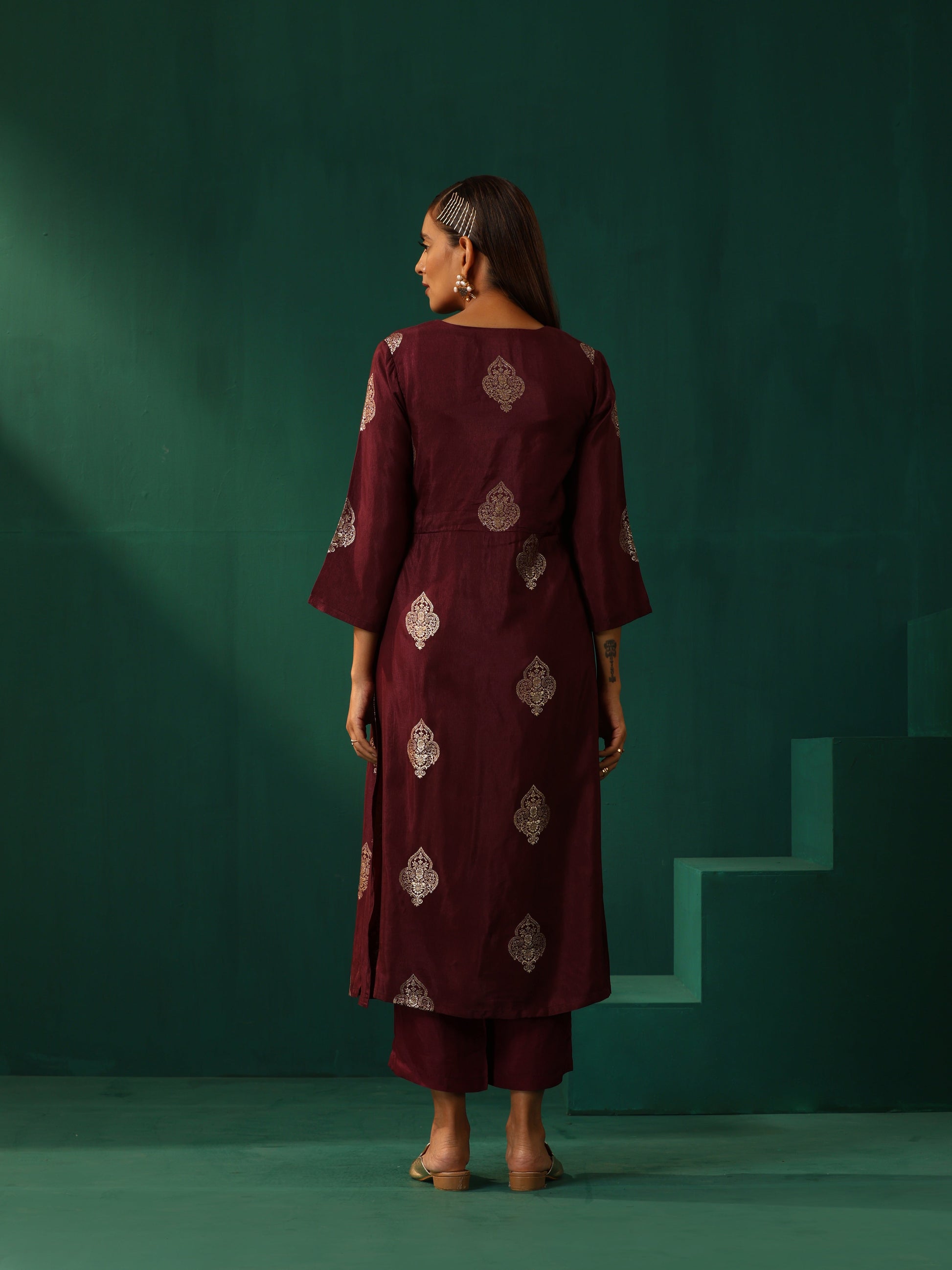 trueBrowns Wine Geometric Viscose Silk High Slit Kurta Pant Set | Swadesiicart
