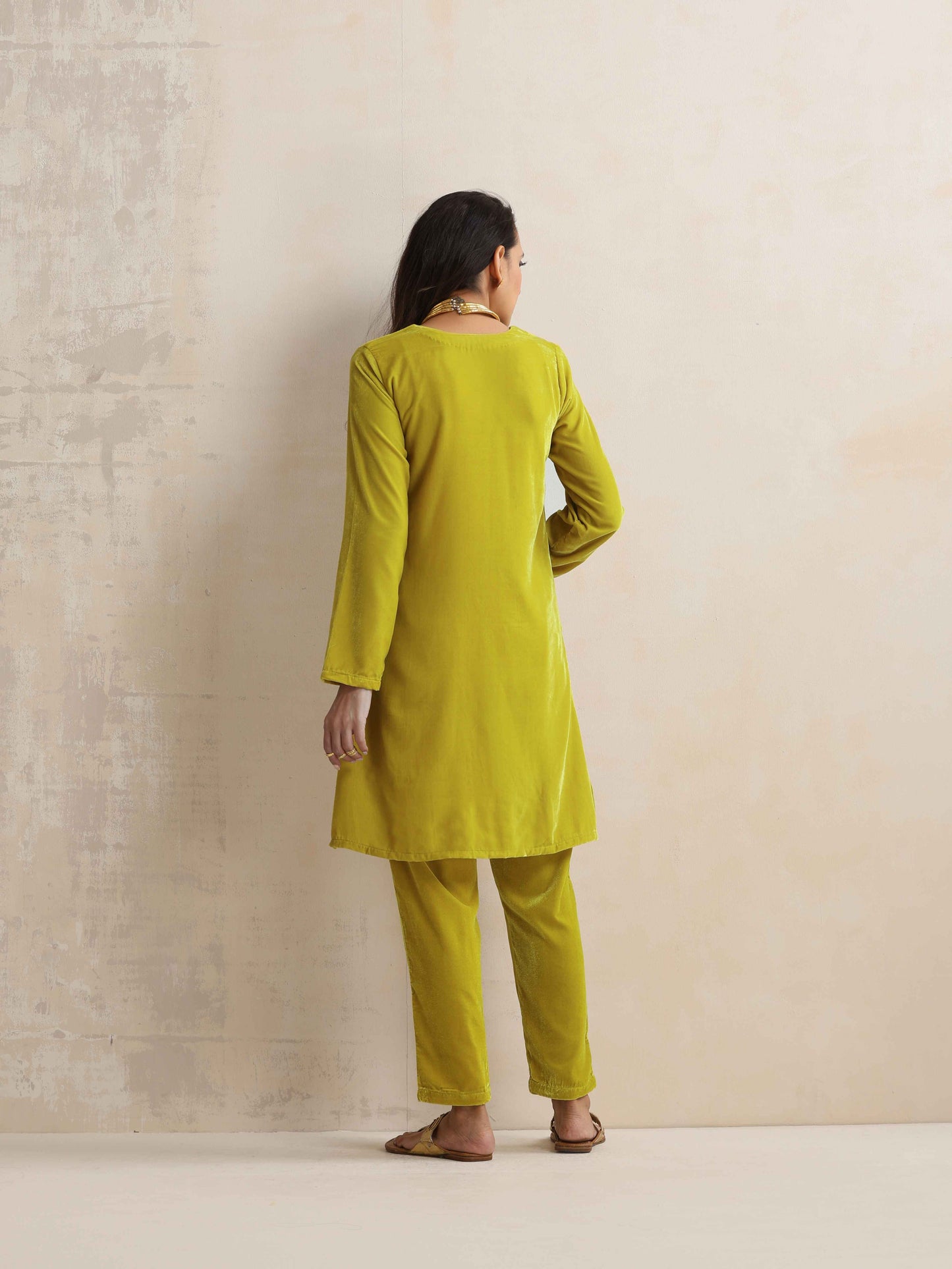 trueBrowns Lime Velvet Kurta Co-ord Set - Swadesiicart
