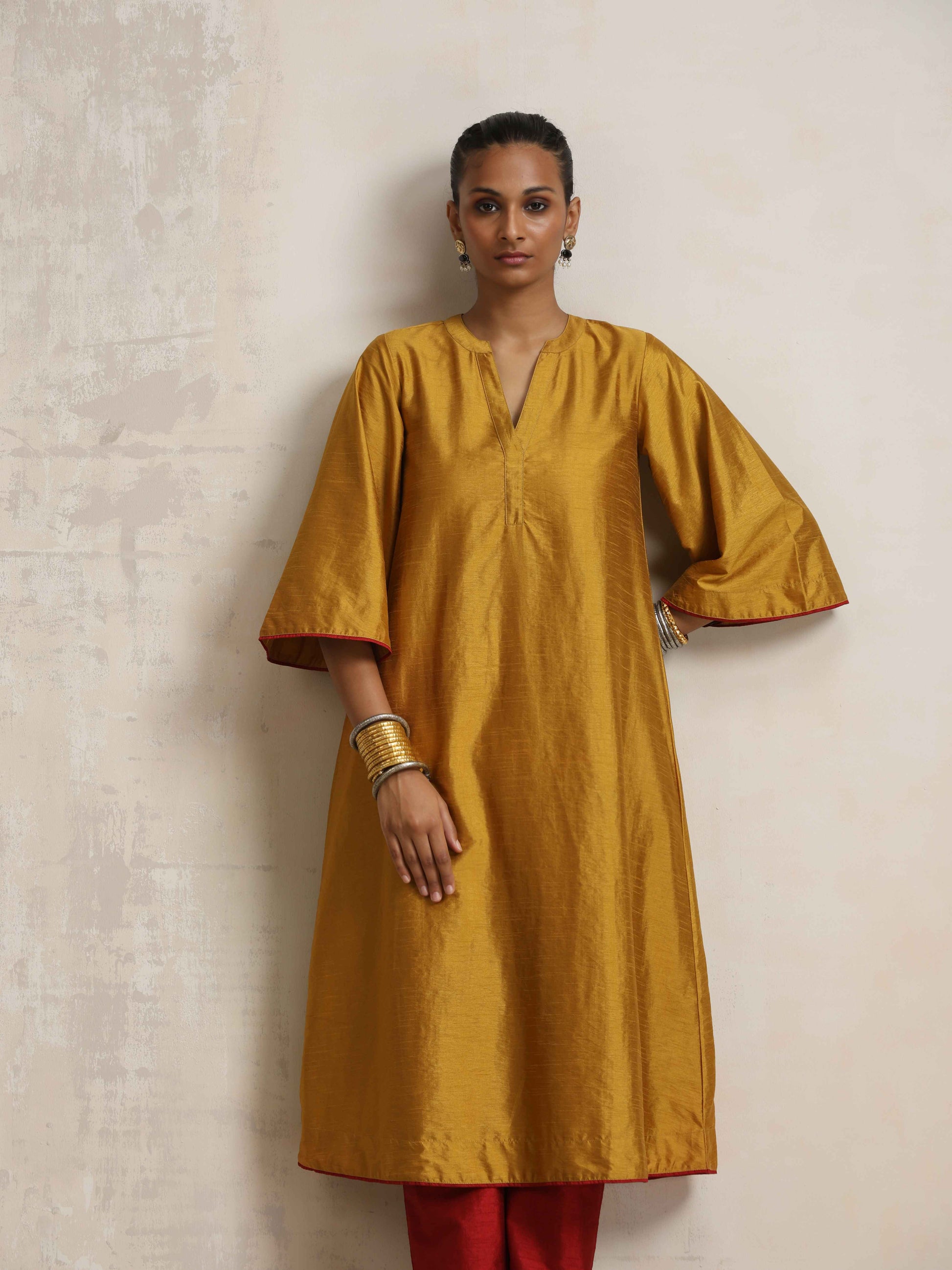 trueBrowns Gold Silk Kurta Set | Swadesiicart