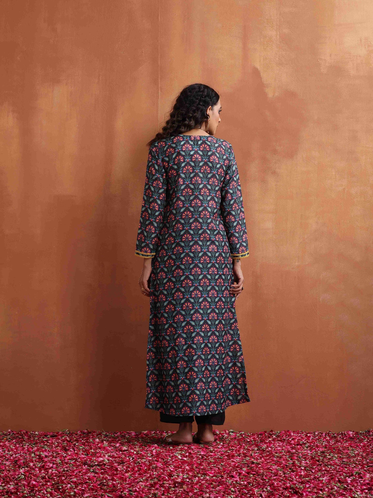 trueBrowns Black Floral Print A-line Kurta Set | Swadesiicart