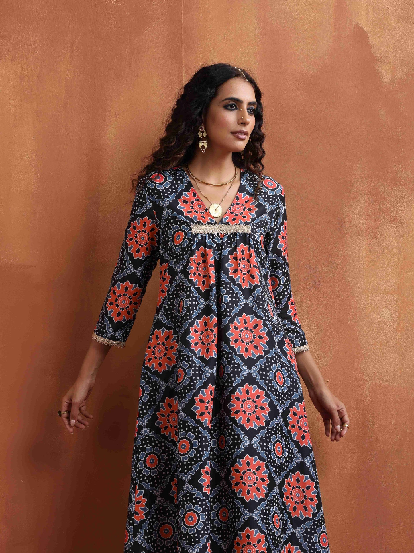 trueBrowns Black Ajrak Print Kurta Set | Swadesiicart