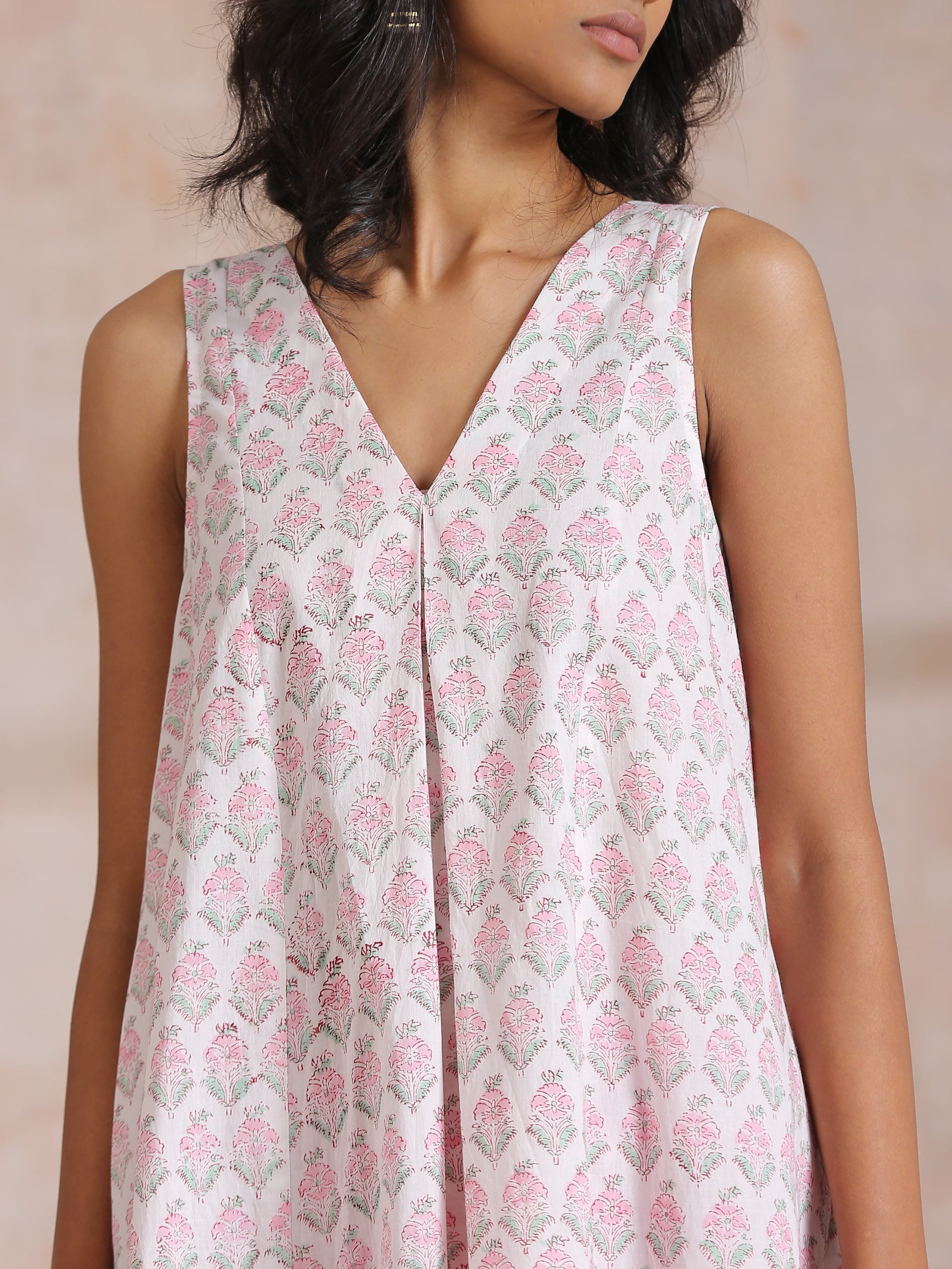trueBrowns Pink Green Floral On White Block Print Cotton Sleeveless Flared Kurta Pant Set | Swadesiicart