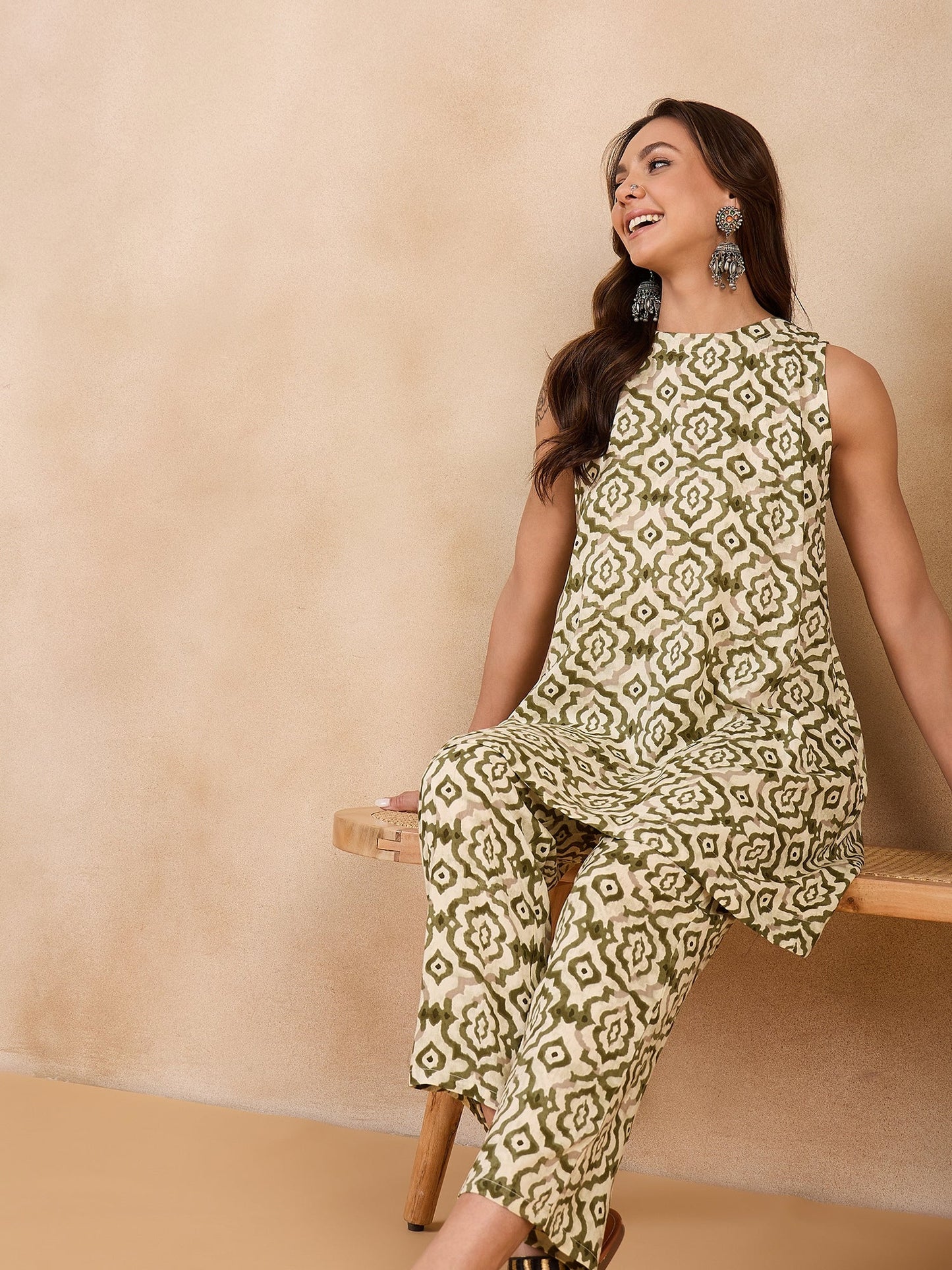 InWeave Mehandi Green White Moroccan Print Round Neck Kurta Set - Swadesiicart