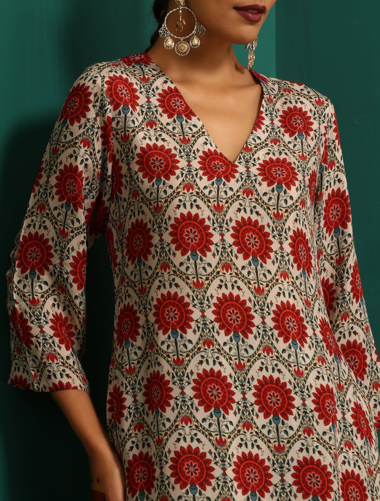 trueBrowns Ivory Red Circle Floral Muslin Silk Printed V-Neck Kurta Pant Set | Swadesiicart
