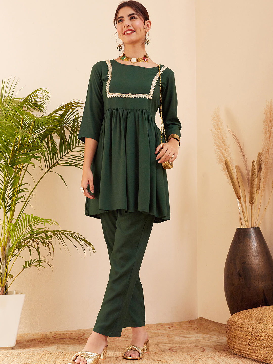 InWeave Women's Forest Green Round Neck Square Gota Work Kurta Pant Set - Swadesiicart