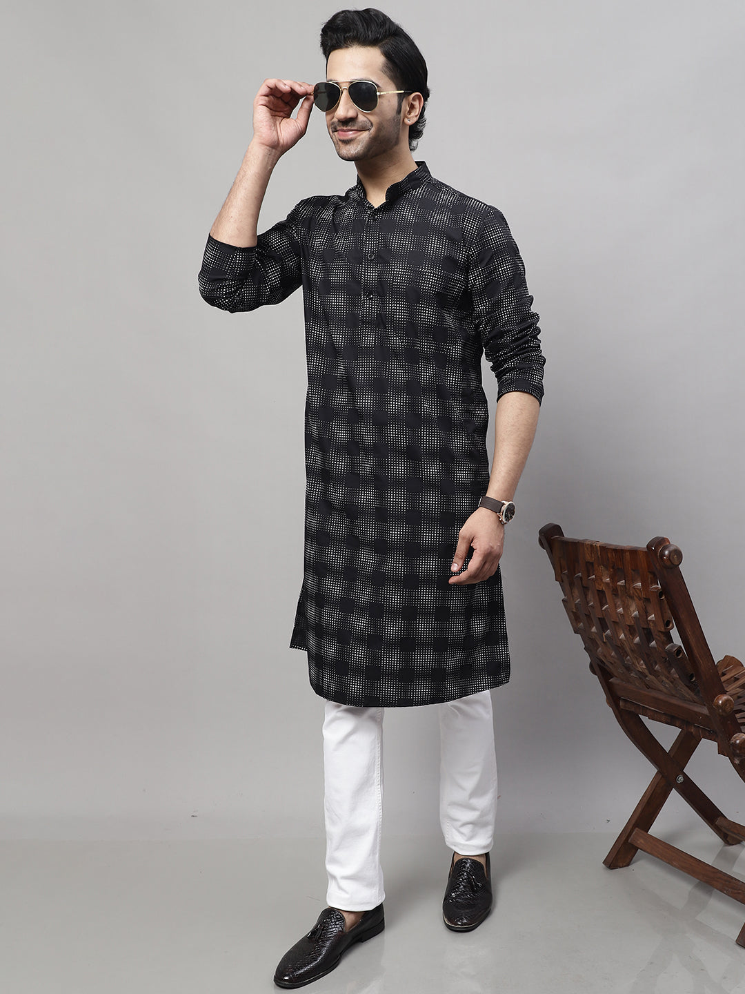 Even Apparels Black Pure Cotton Kurta With Band Collar | Swadesiicart