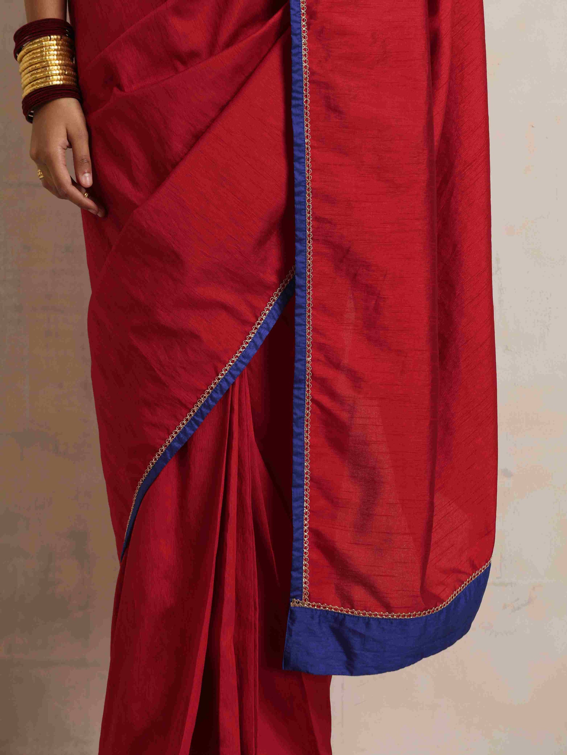 trueBrowns Red Silk Ready To Wear Saree | Swadesiicart