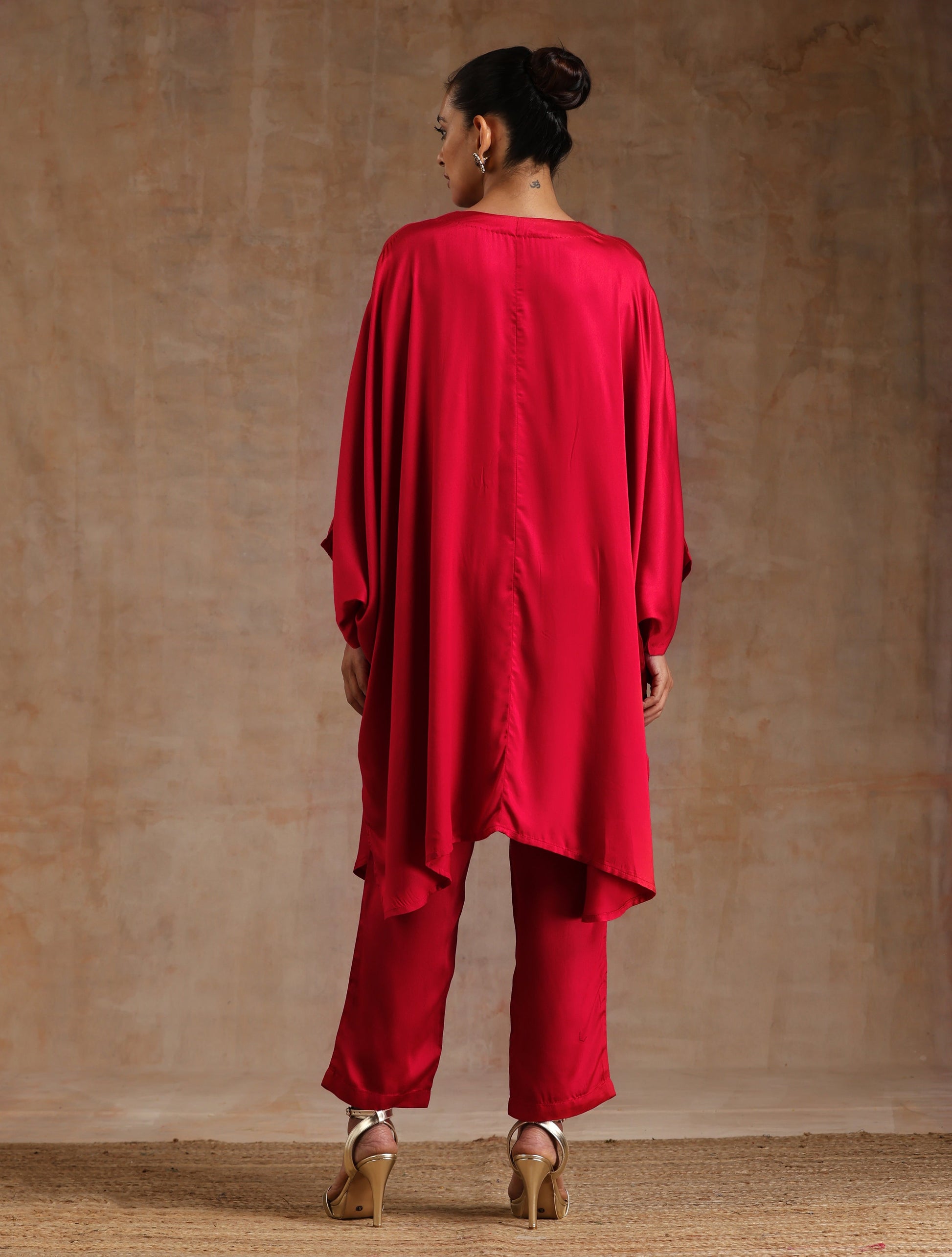 trueBrowns Red Modal Satin Oversized Round Co-Ord Set - Swadesiicart