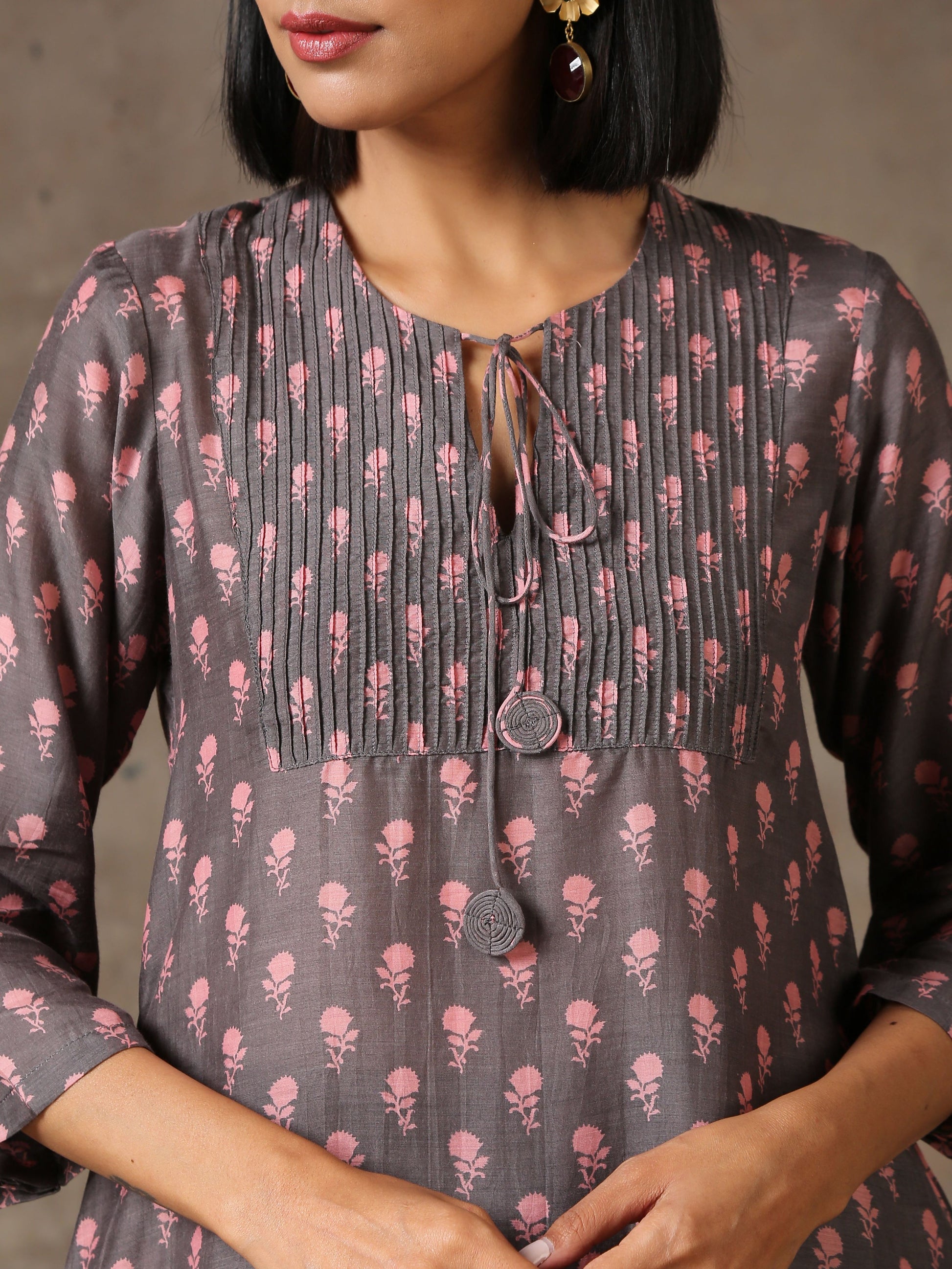 trueBrowns Grey Pink Floral Printed Silk Co-Ord Set - Swadesiicart