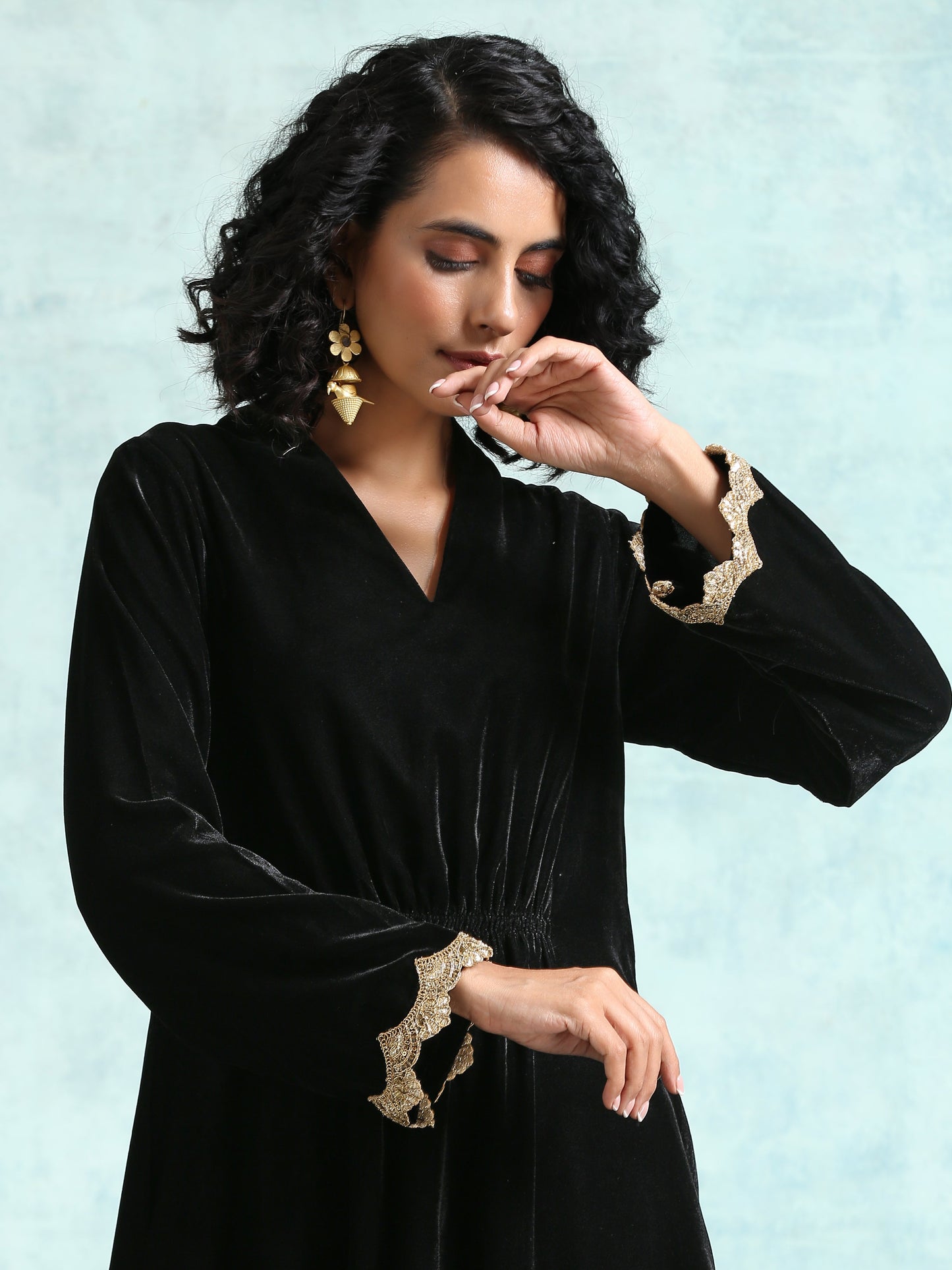 trueBrowns Black Velvet Lace Kurta | Swadesiicart