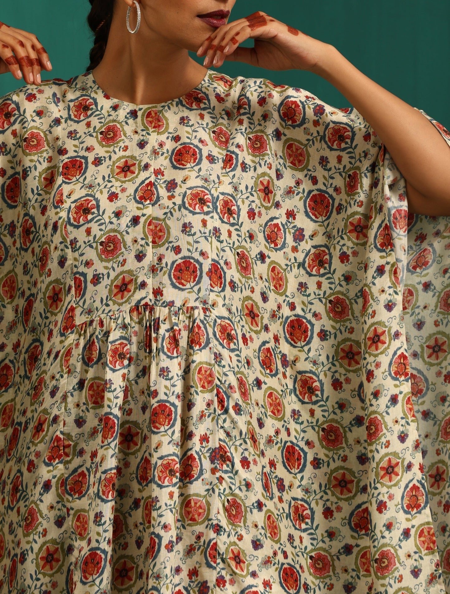 trueBrowns Off white Floral Bunch Muslin Silk Printed Kaftan Gathered Co-ord Set - Swadesiicart