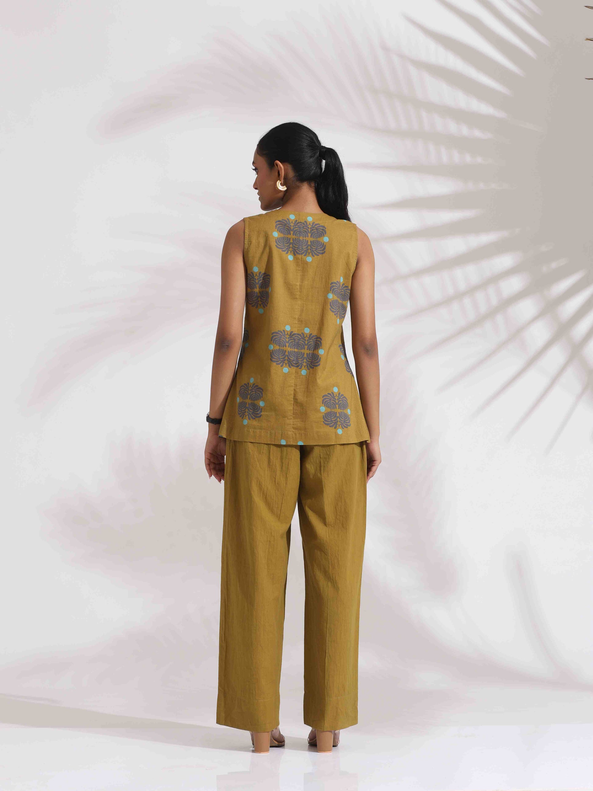 trueBrowns Green Cotton Print Top & Flared Pants Co-ord Set - Swadesiicart