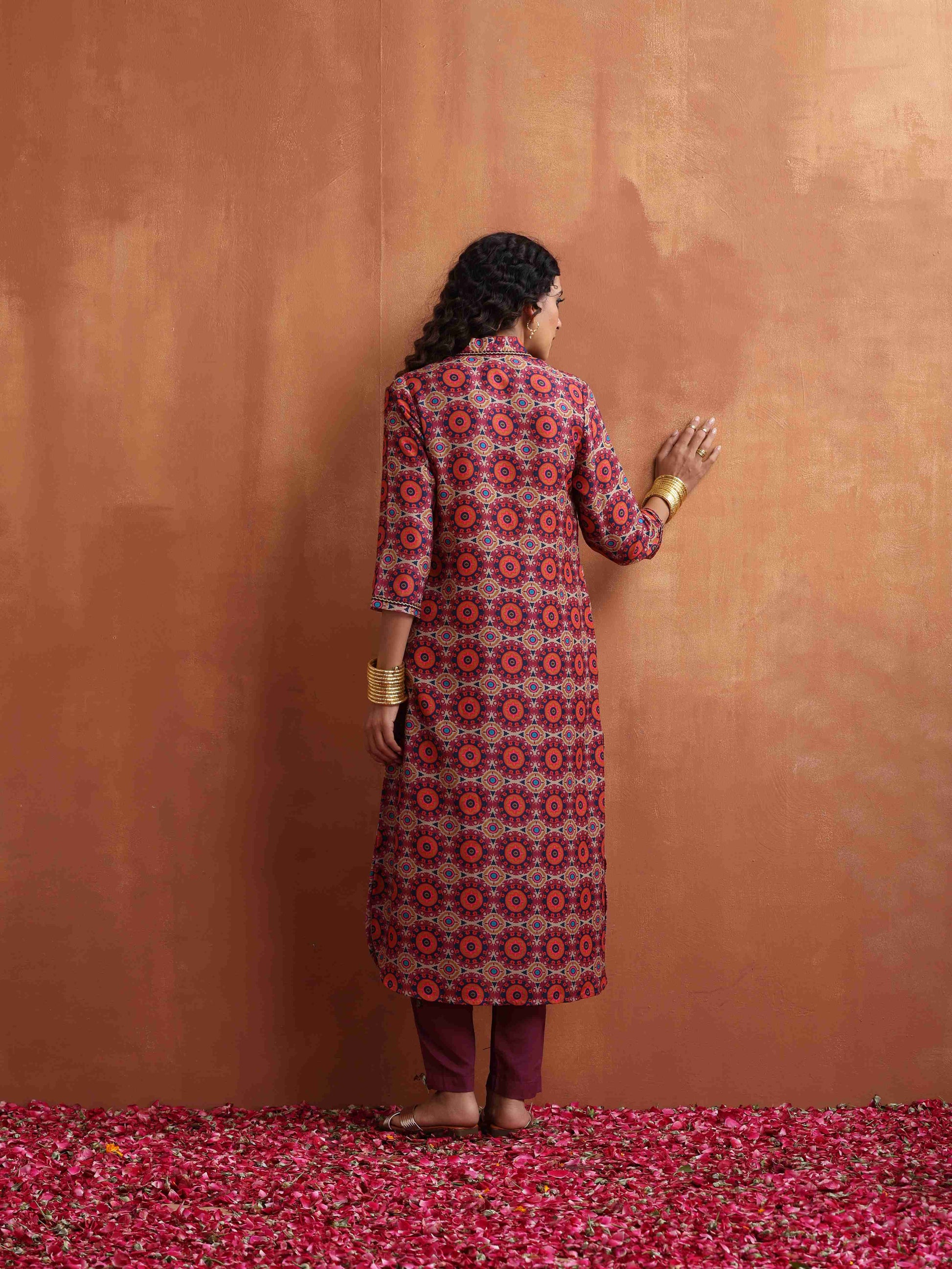 trueBrowns Beige Print Straight Kurta Set | Swadesiicart