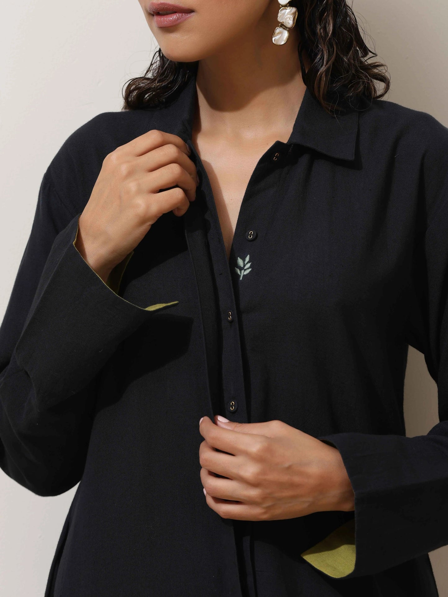 trueBrowns Black Cotton Linen Kurta Pant Set | Swadesiicart