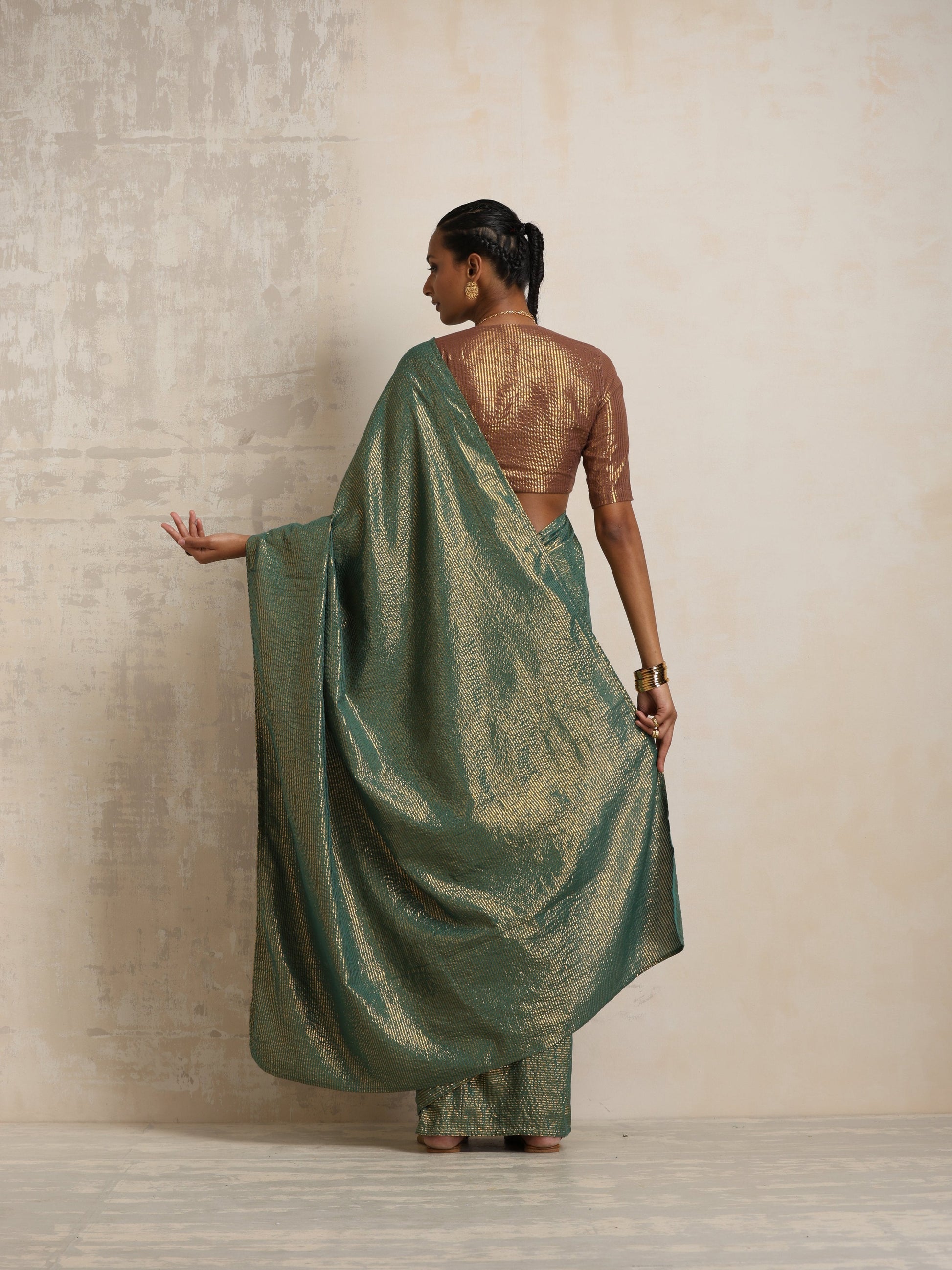trueBrowns Dark Green Gold Metallic Ready To Wear Saree | Swadesiicart