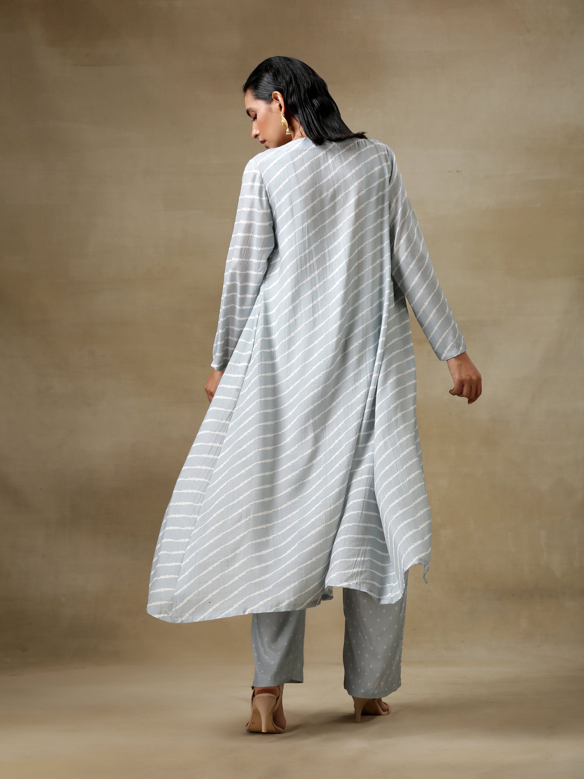 trueBrowns Grey Bandhani Printed Silk Overlay Jacket Blouse Pant Set | Swadesiicart