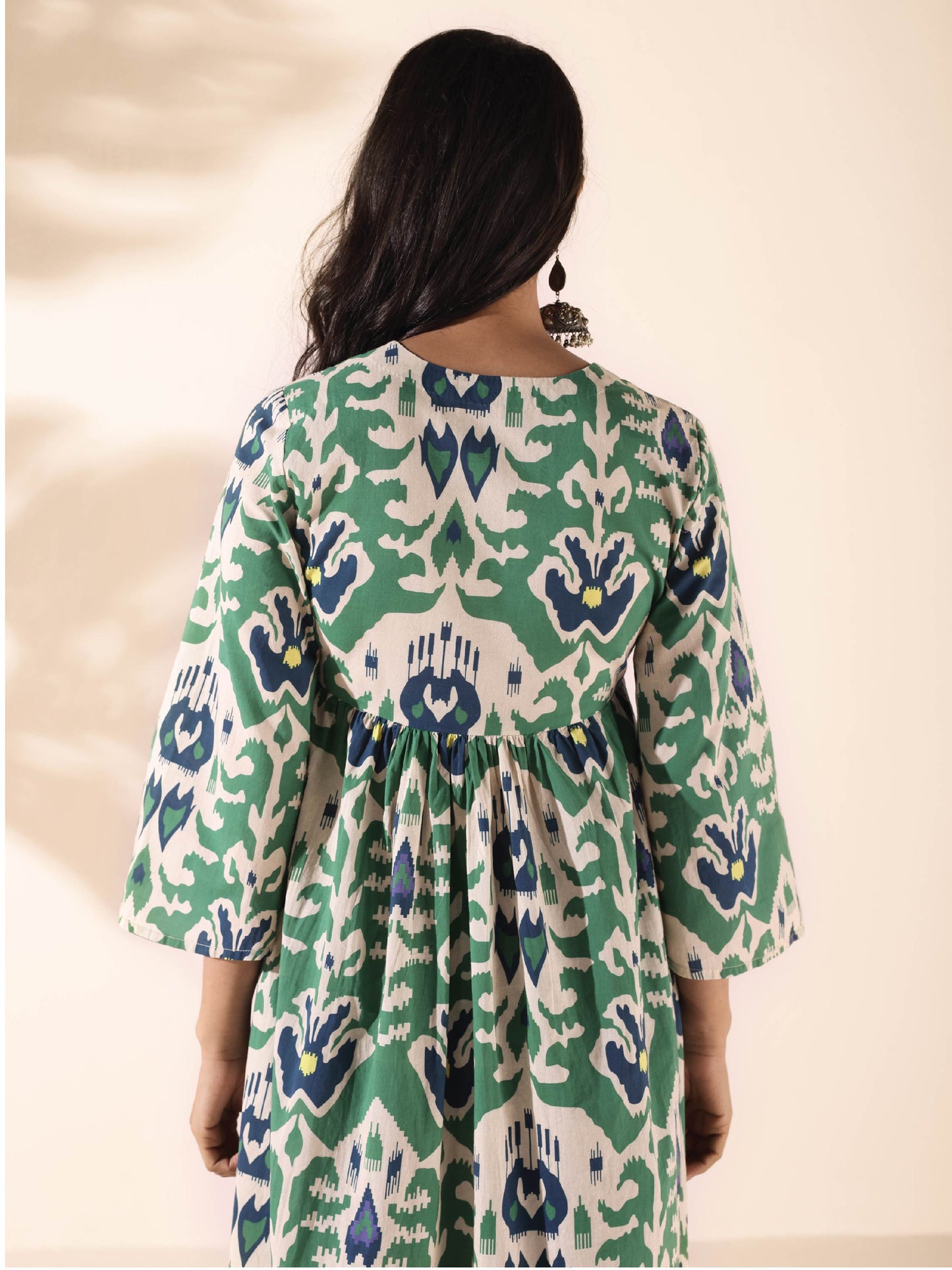 trueBrowns Green Cotton Ikat Flared Kurta Pant Set | Swadesiicart
