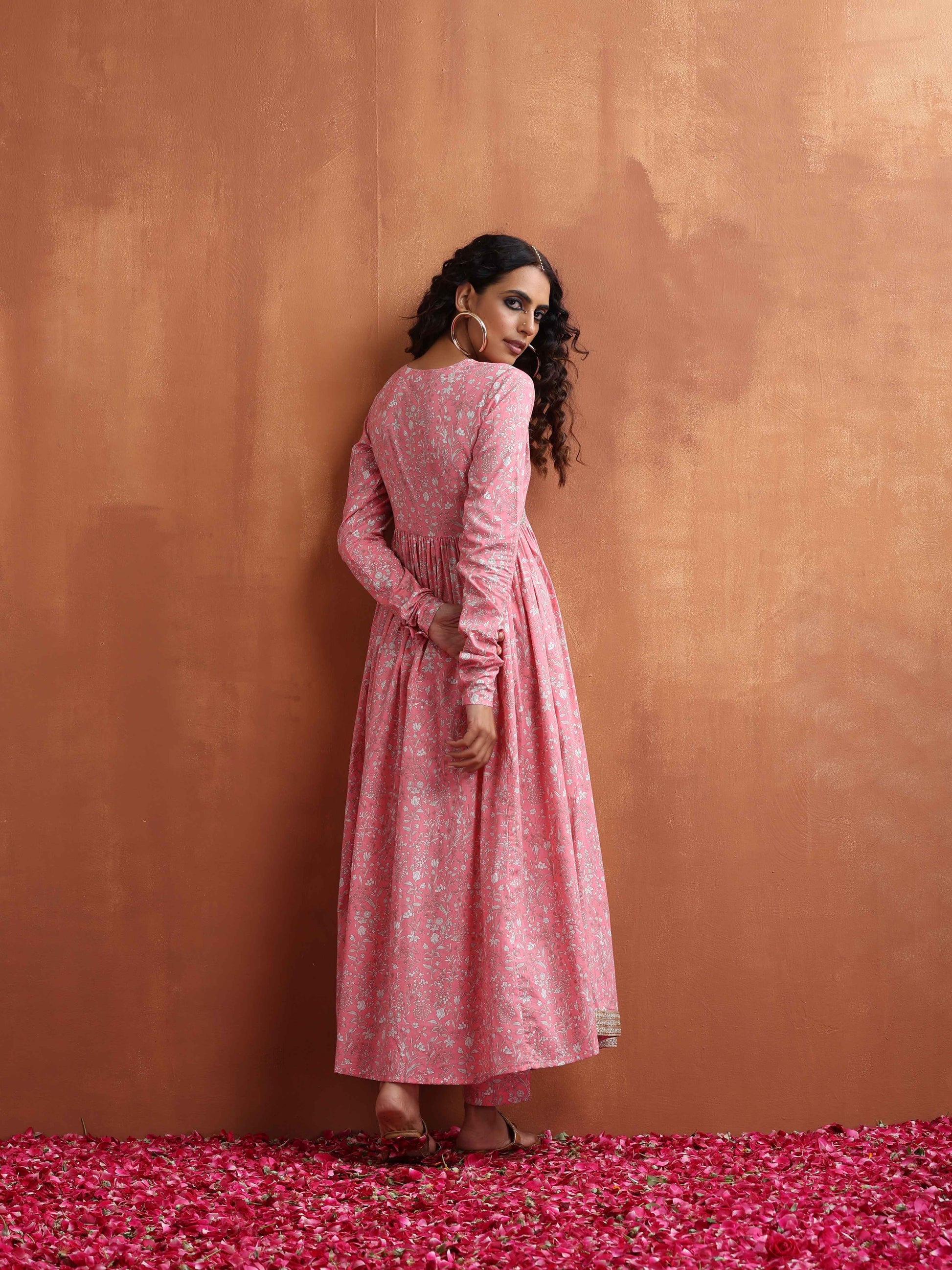 trueBrowns Pink Print Flared Anarkali Kurta Set | Swadesiicart