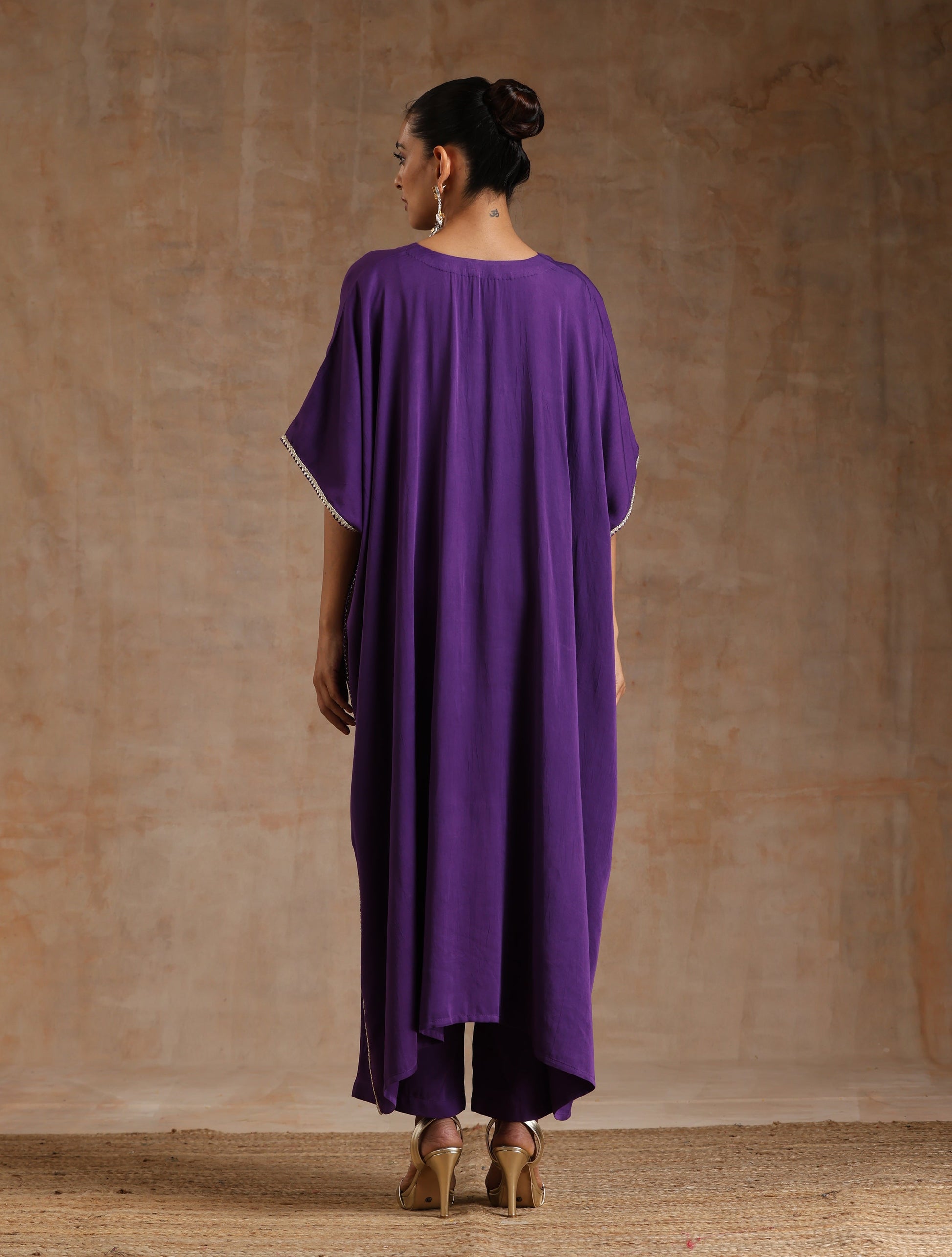 trueBrowns Violet Modal Satin Kaftan Kurta Set | Swadesiicart