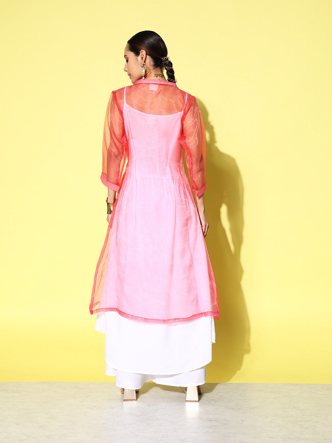 InWeave Women's Cream Strappy Kurta Set With Pink Organza Cape - Swadesiicart