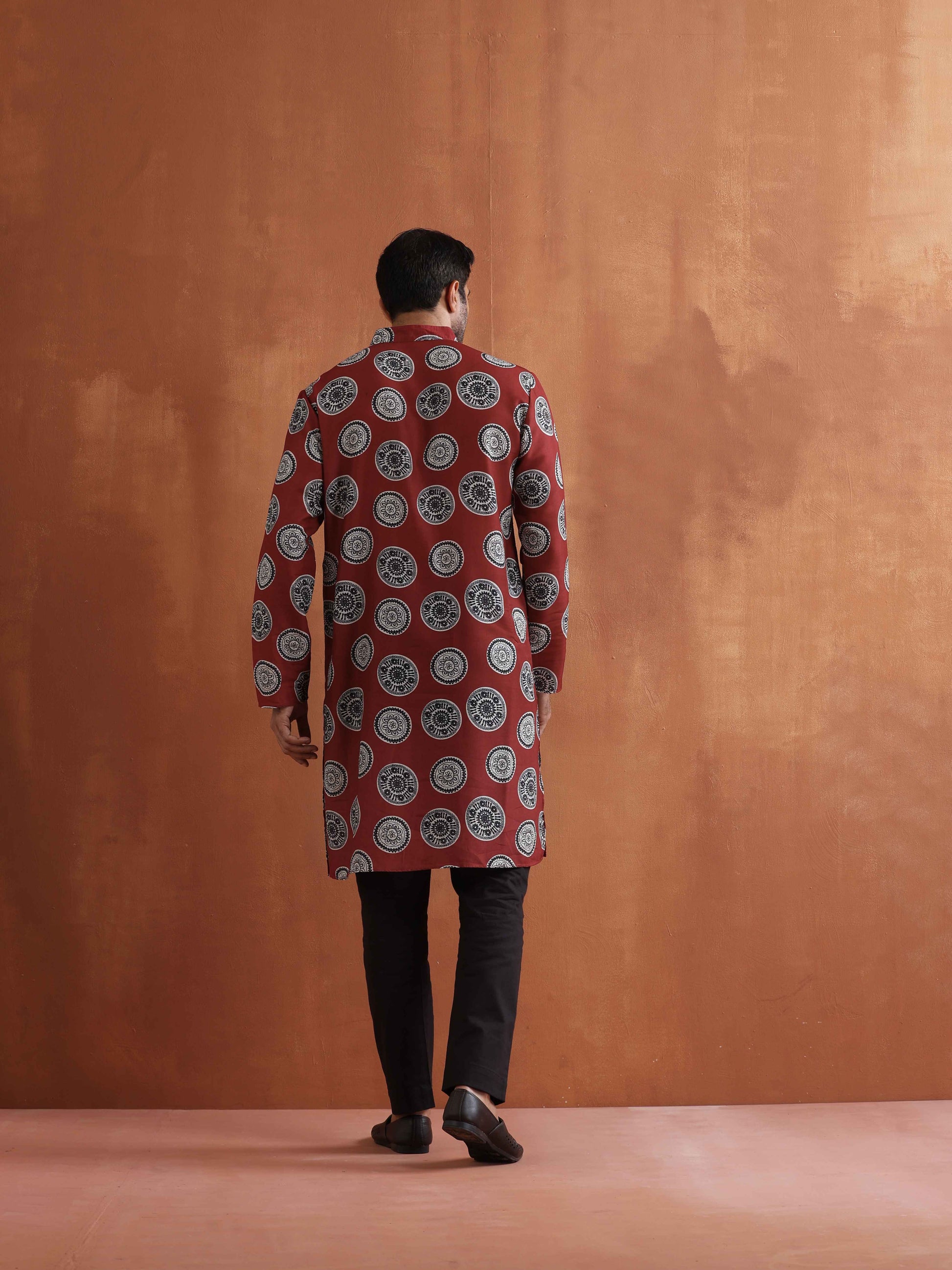 trueBrowns Men's Rust Printed Kurta | Swadesiicart
