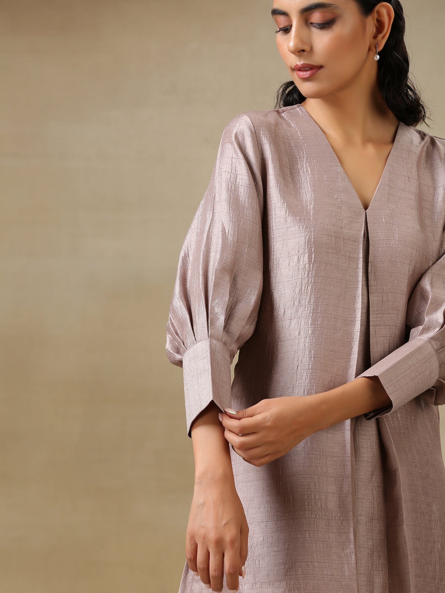 trueBrowns Grey Textured Silk Neck Pleat Co-Ord Set - Swadesiicart