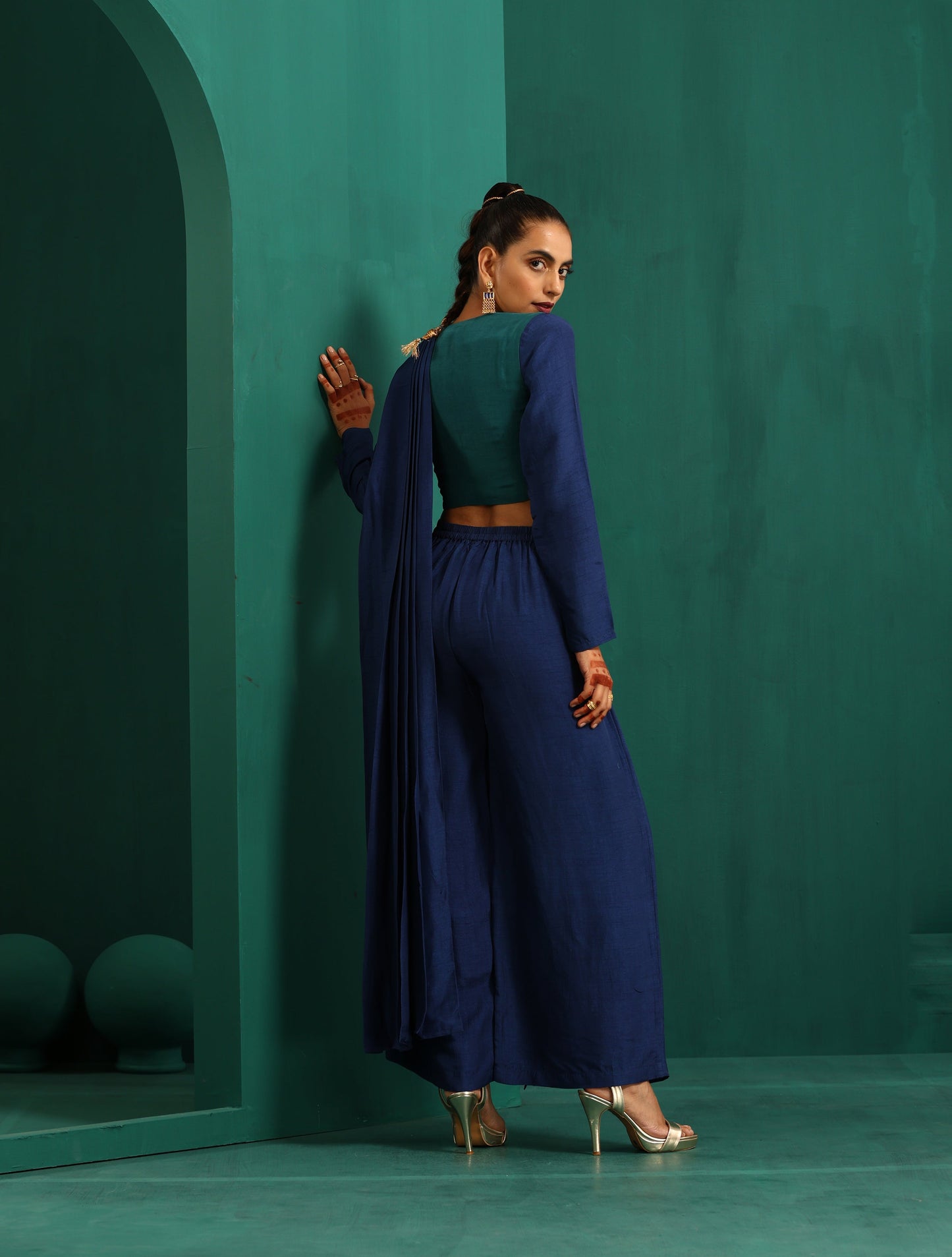 trueBrowns Teal Silk Full Sleeve Blouse | Swadesiicart