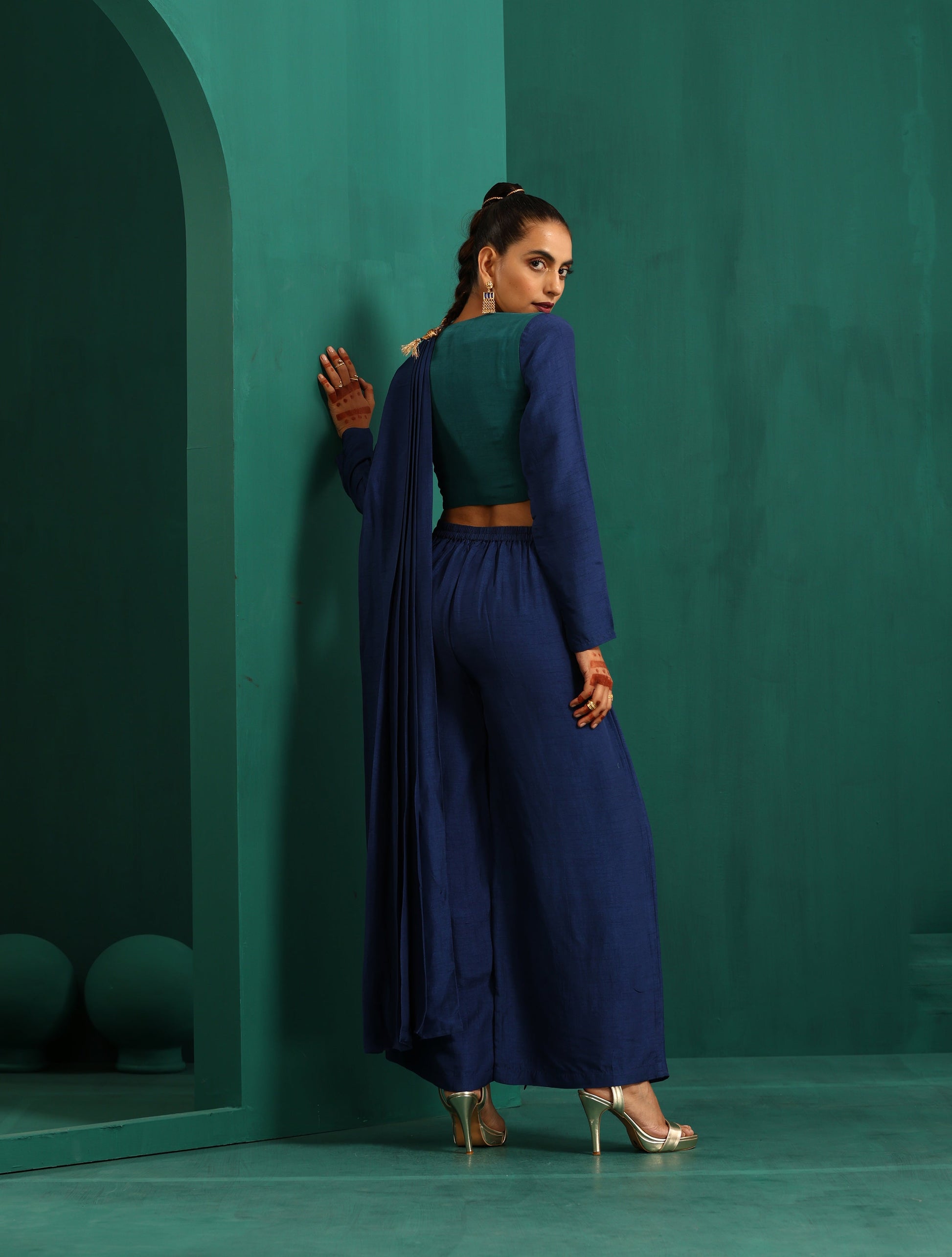 trueBrowns Teal Silk Full Sleeve Blouse | Swadesiicart