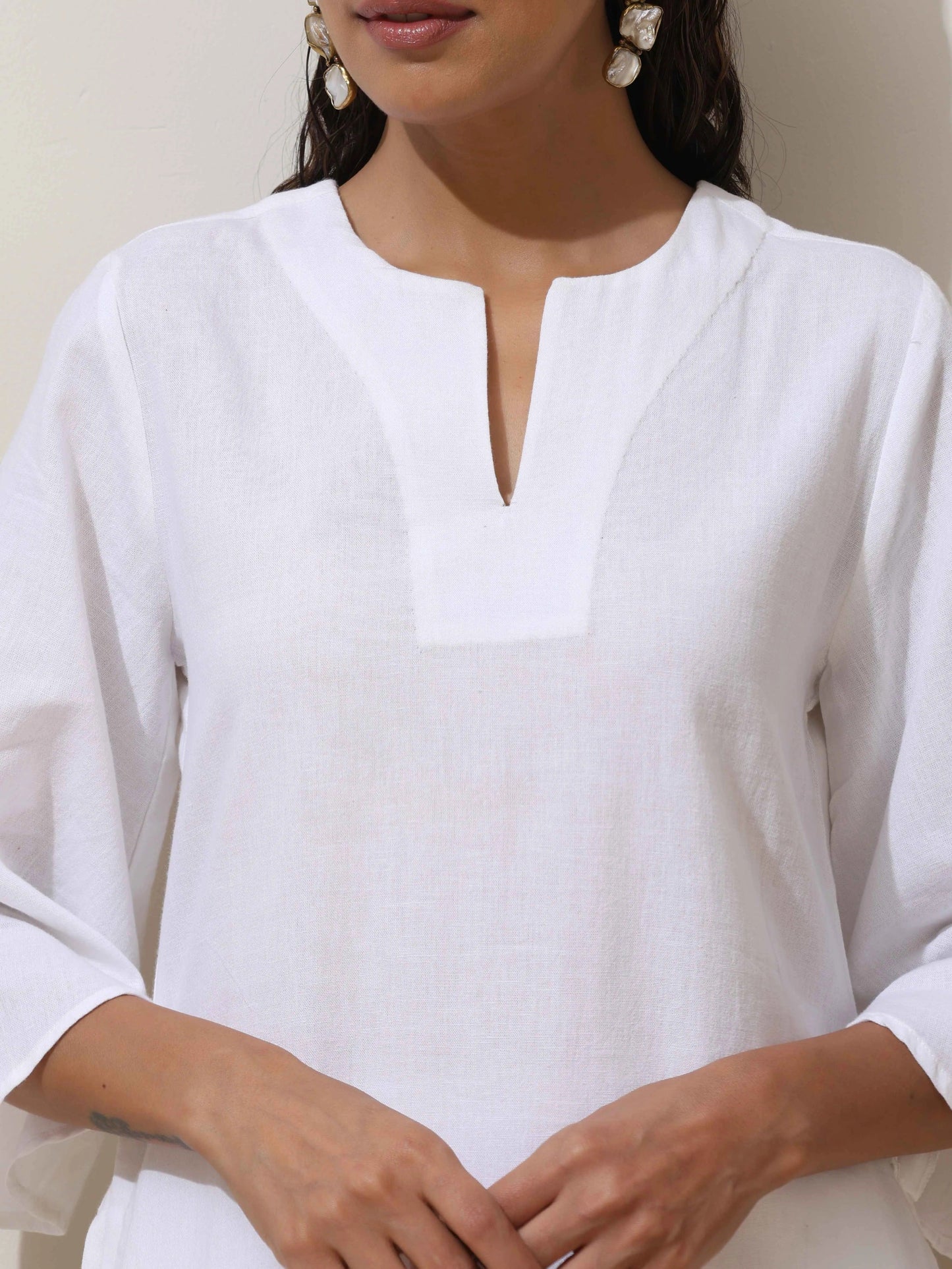 trueBrowns White Cotton Linen Kurta Pant Set | Swadesiicart