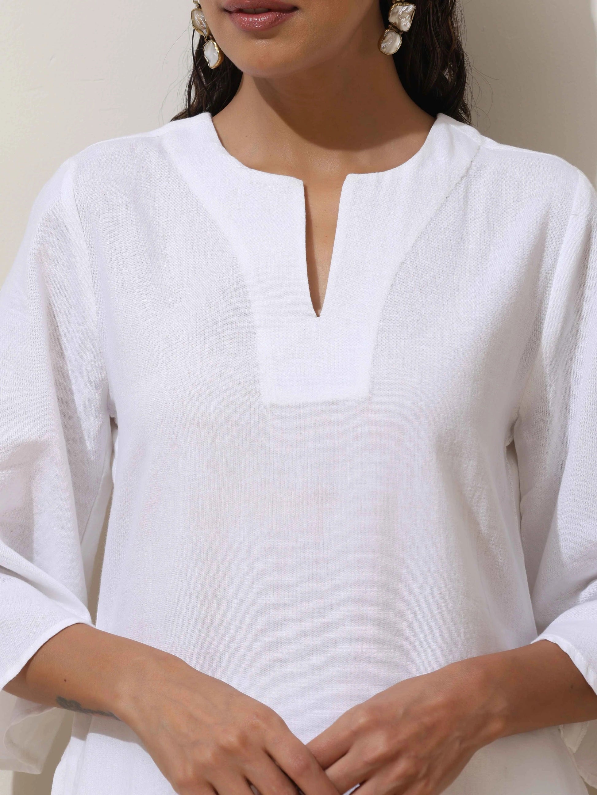 trueBrowns White Cotton Linen Kurta Pant Set | Swadesiicart