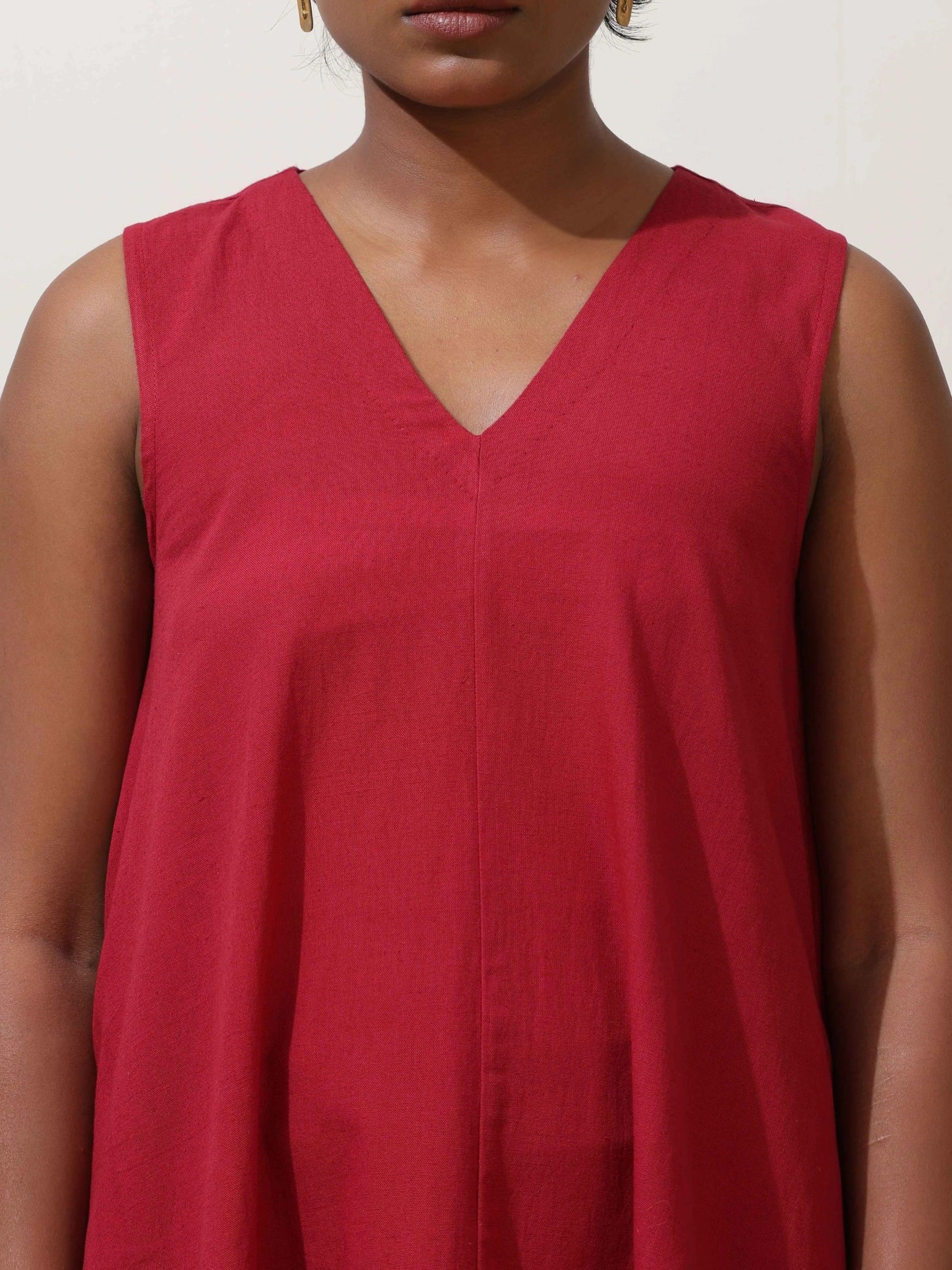trueBrowns Maroon Cotton Linen Dress | Swadesiicart