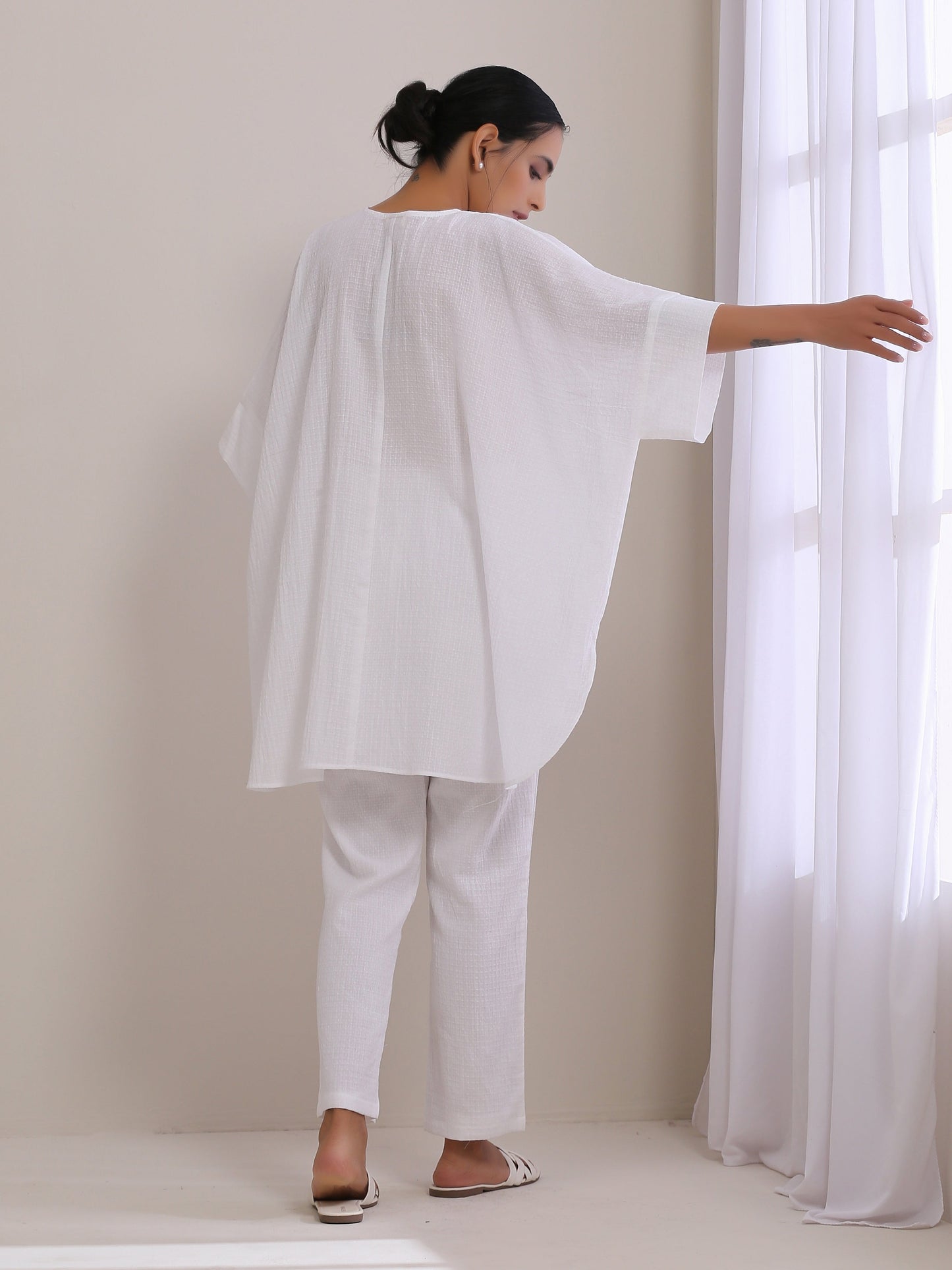 trueBrowns White Dobby Boxy Fit High Low Co-Ord Set - Swadesiicart