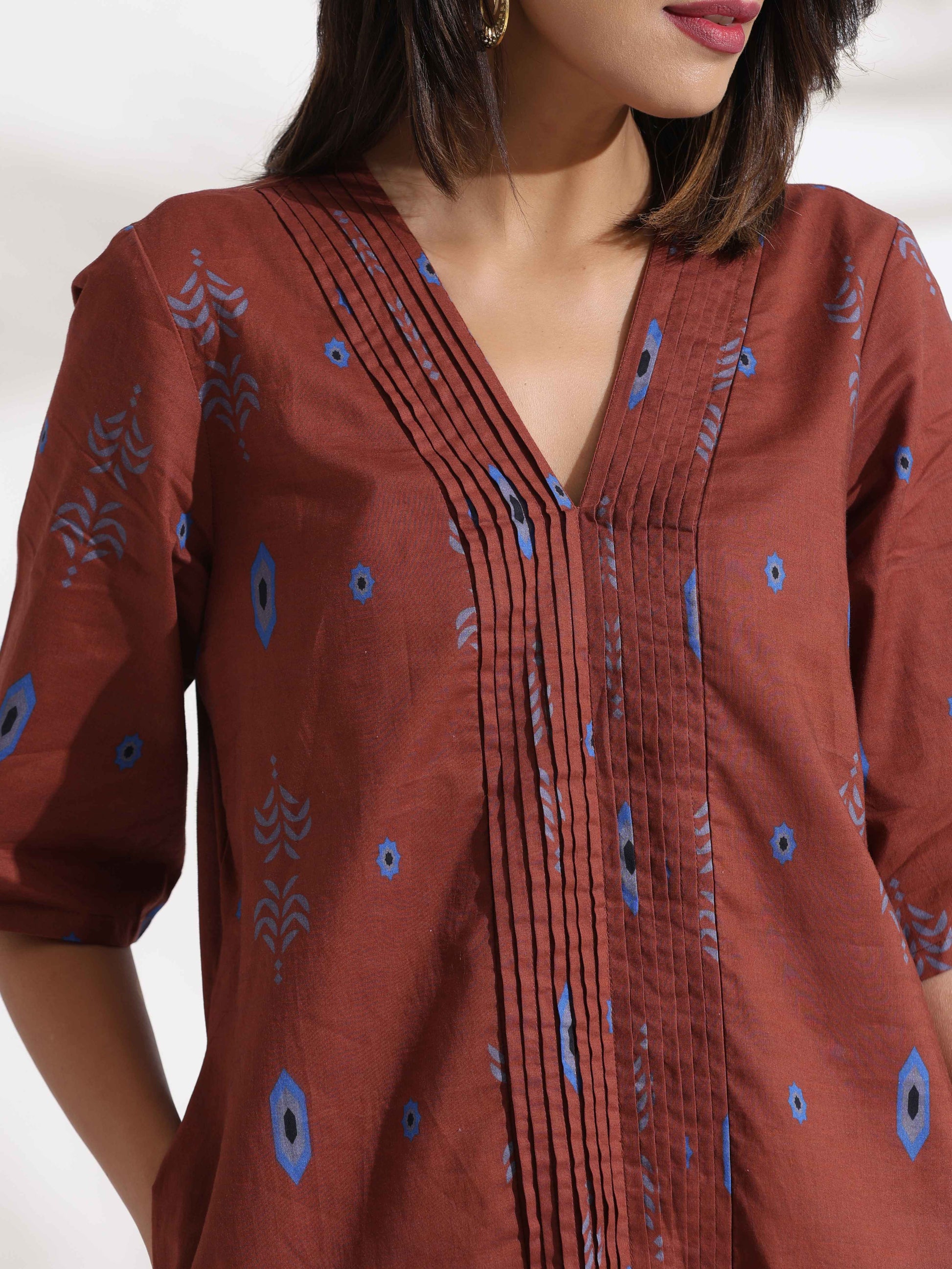 trueBrowns Brown Cotton Print pleated Dress | Swadesiicart