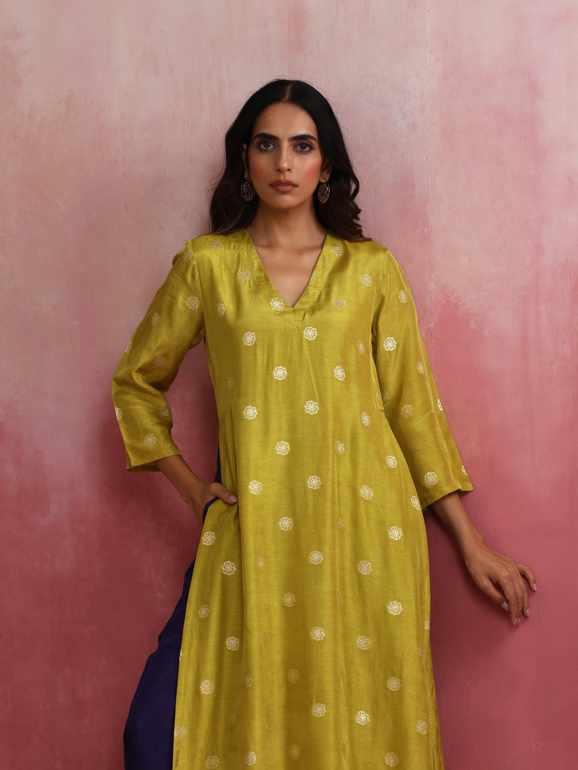 trueBrowns Lime Viscose Silk Kurta Set | Swadesiicart