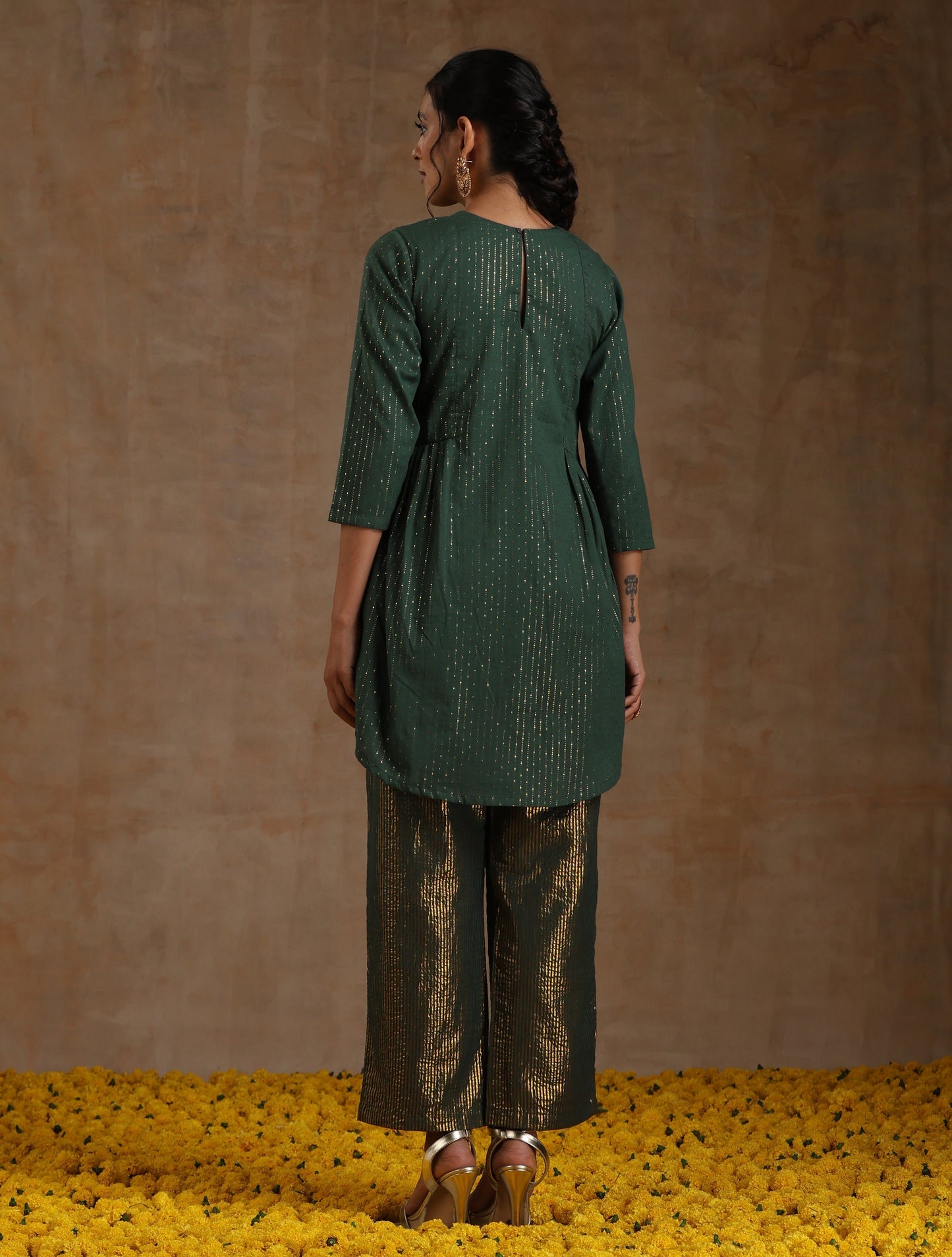 trueBrowns Dark Green Gold Cotton Side Gather Co-Ord Set - Swadesiicart