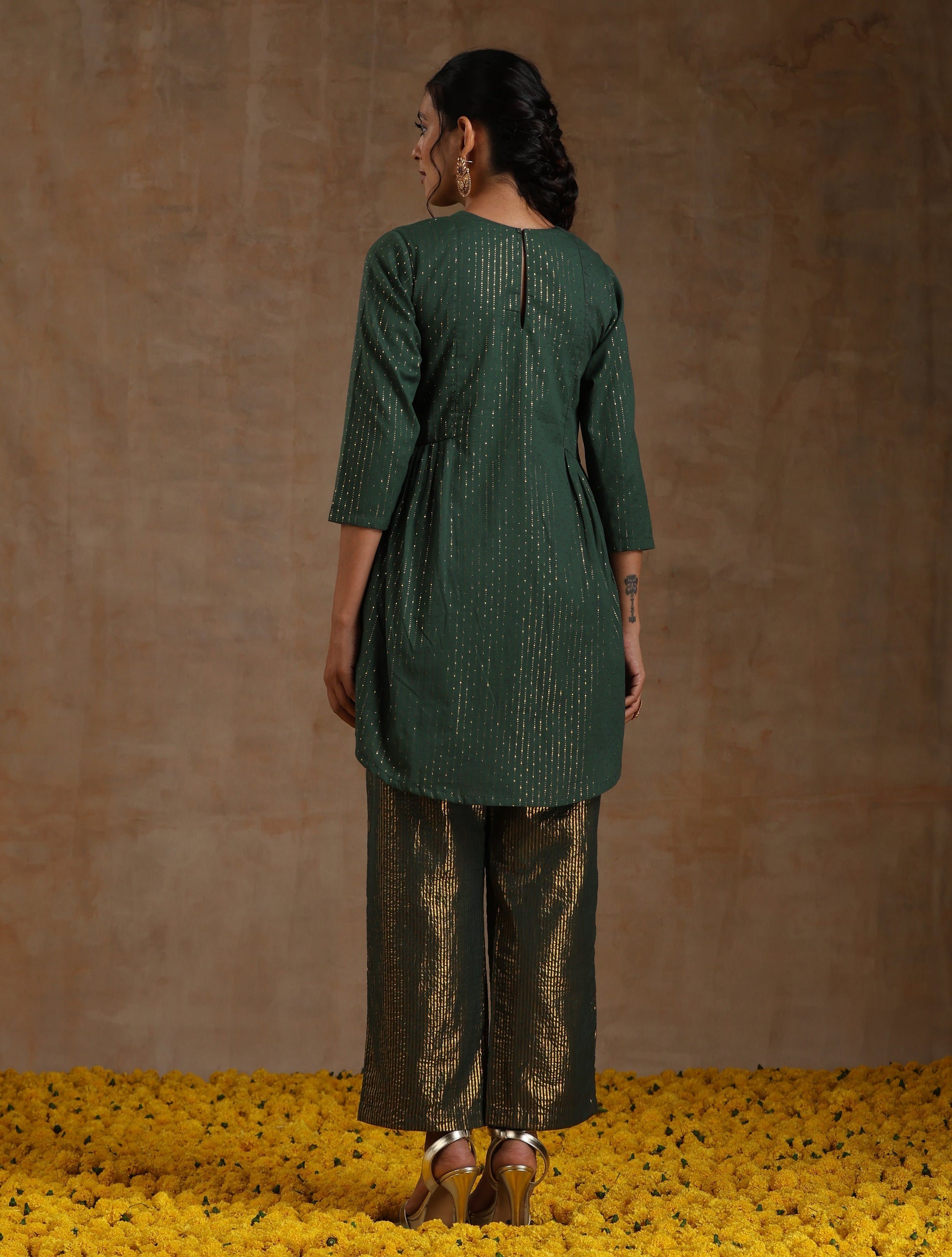 trueBrowns Dark Green Gold Cotton Side Gather Co-Ord Set - Swadesiicart
