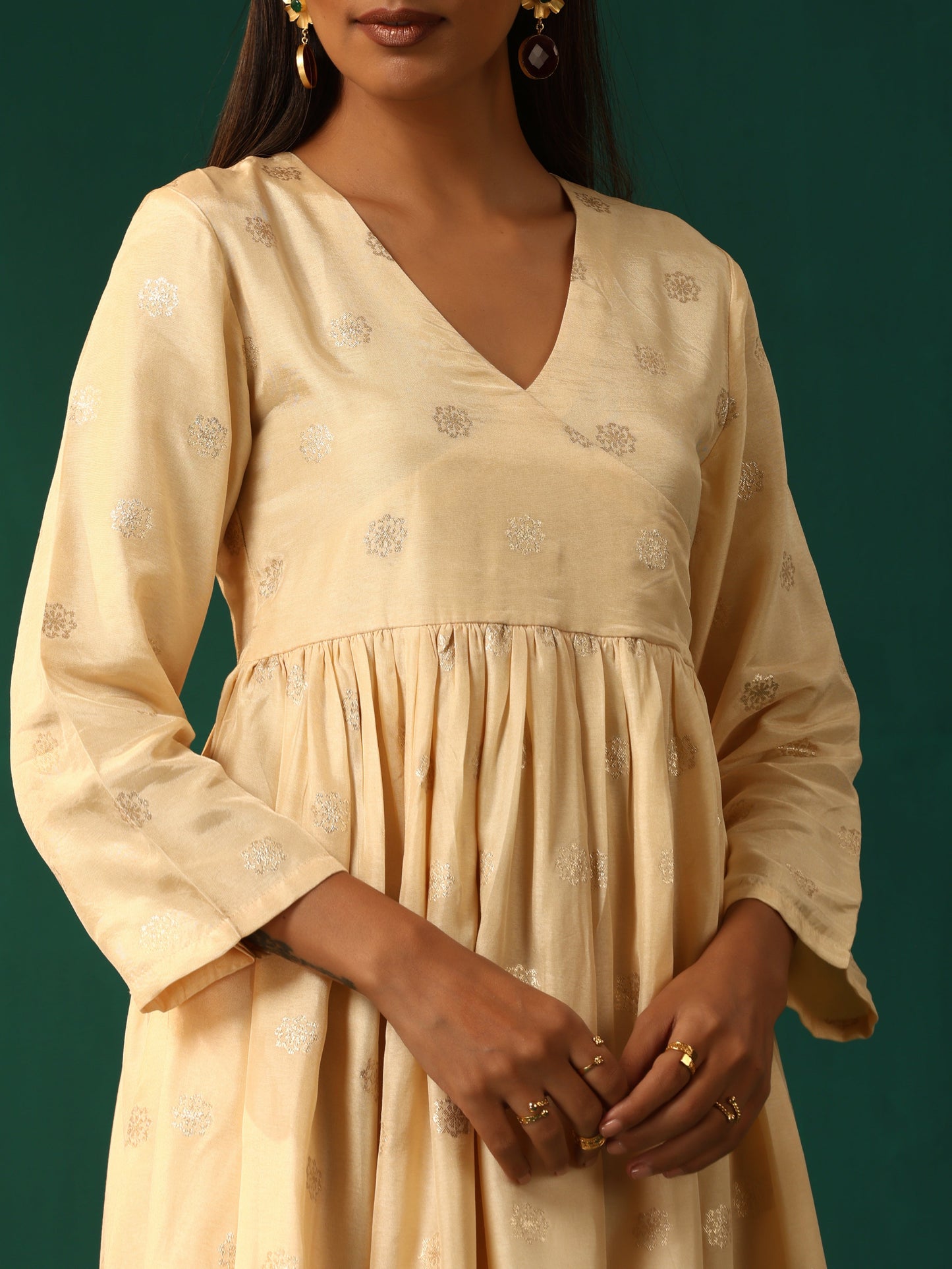 trueBrowns Ivory Geometric Floral Viscose Silk Anarkali Kurta Pant Set | Swadesiicart