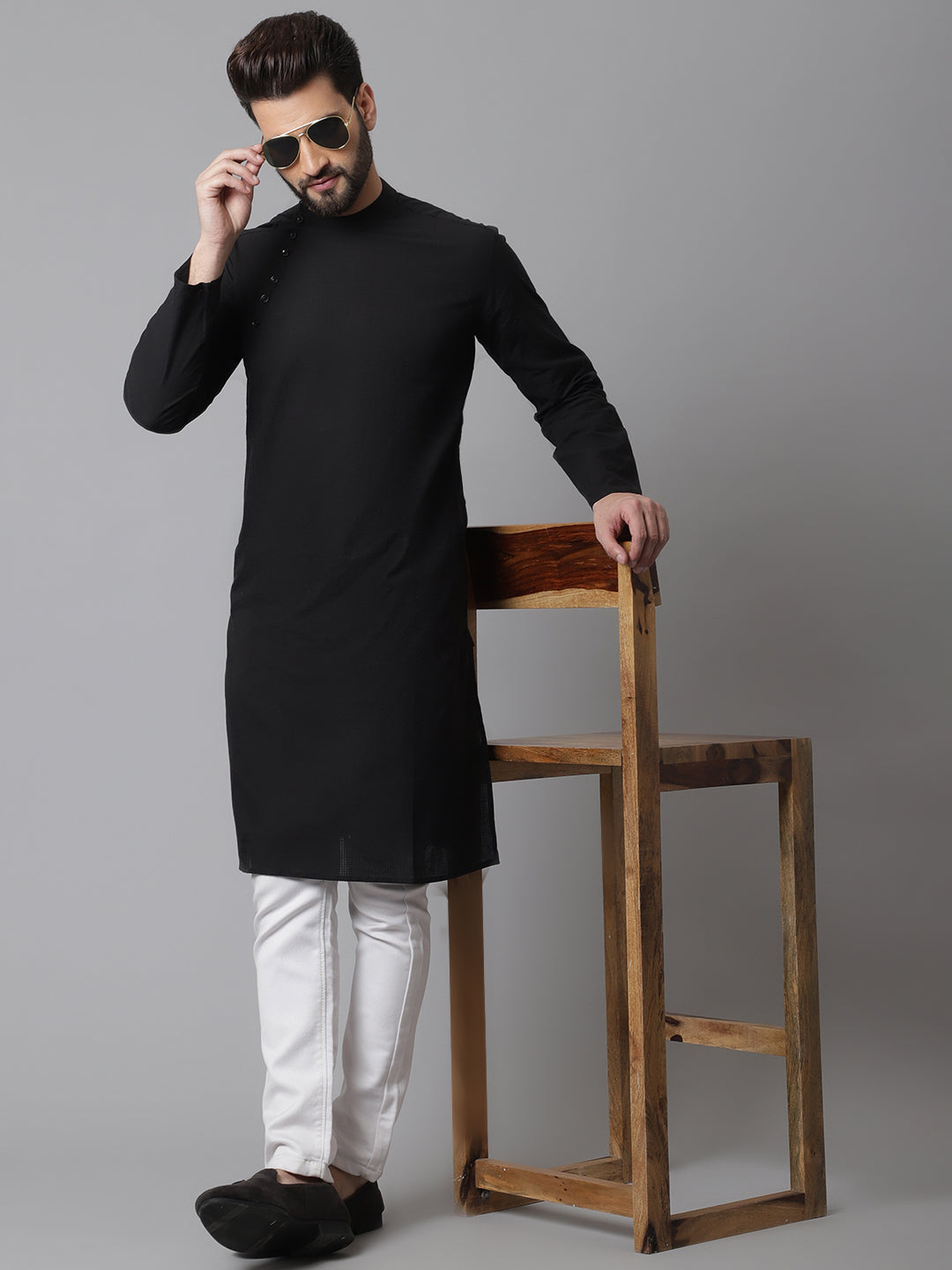 Even Apparels Black Solid Kurta With Band Collar | Swadesiicart