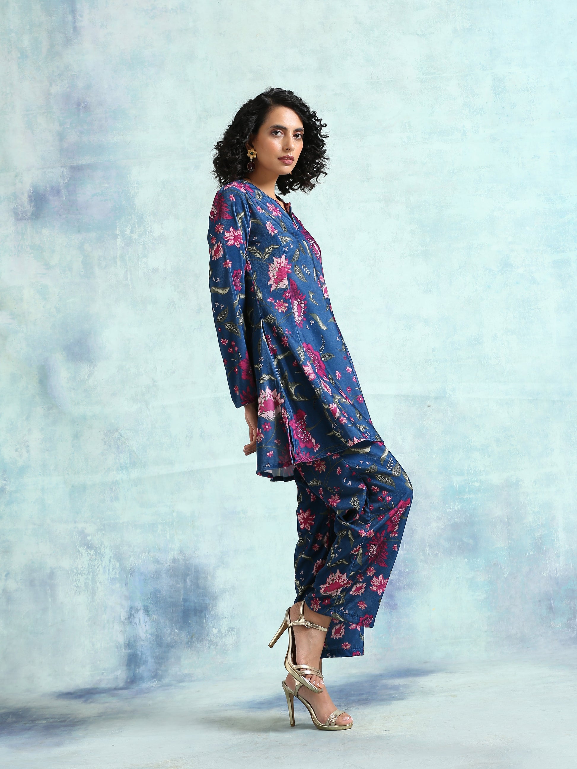 trueBrowns Blue Printed Velvet Co-Ord Set - Swadesiicart
