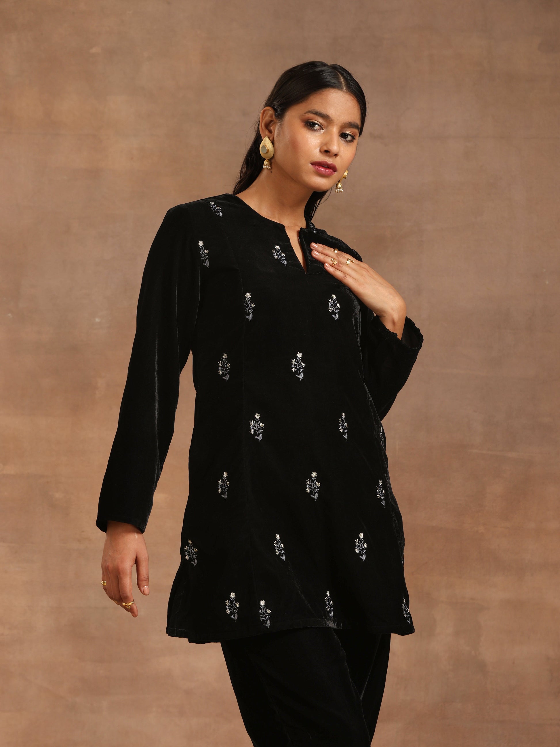 trueBrowns Black Velvet Embroidered Relaxed Co-ord Set - Swadesiicart