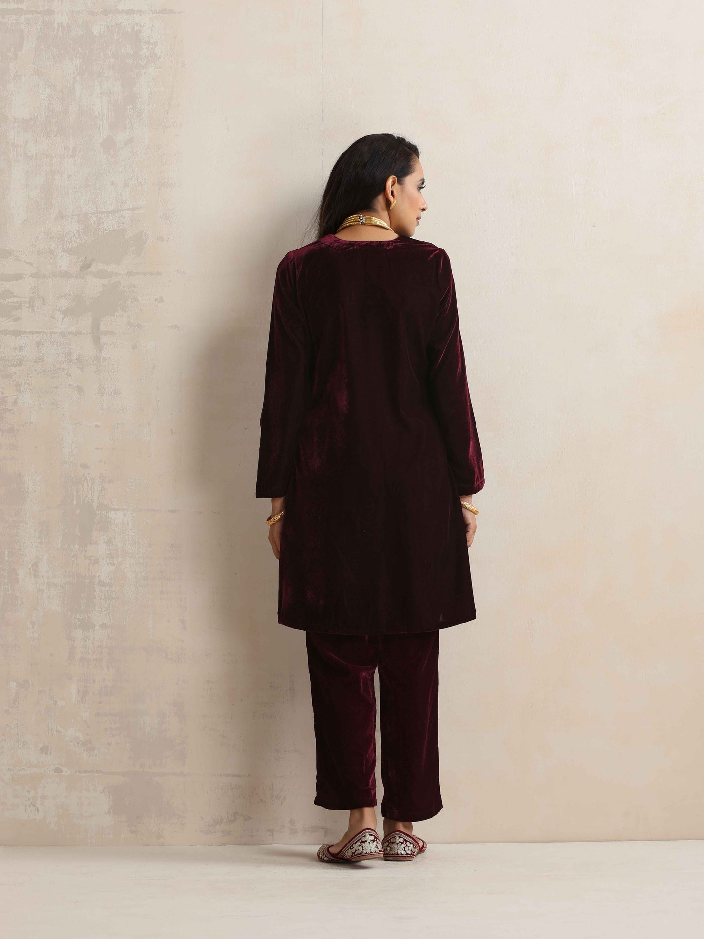 trueBrowns Purple Velvet Kurta Co-ord Set - Swadesiicart