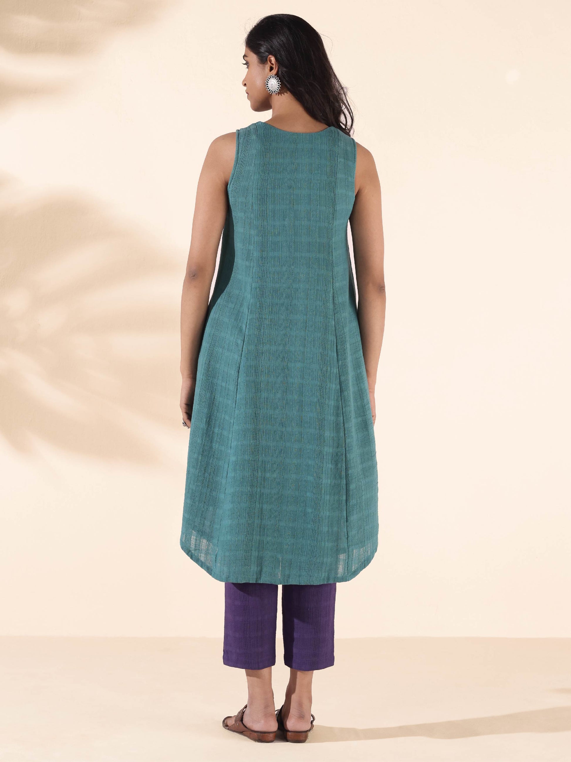 trueBrowns Turquoise Cotton Dobby Sleeveless Kurta Pant Set | Swadesiicart